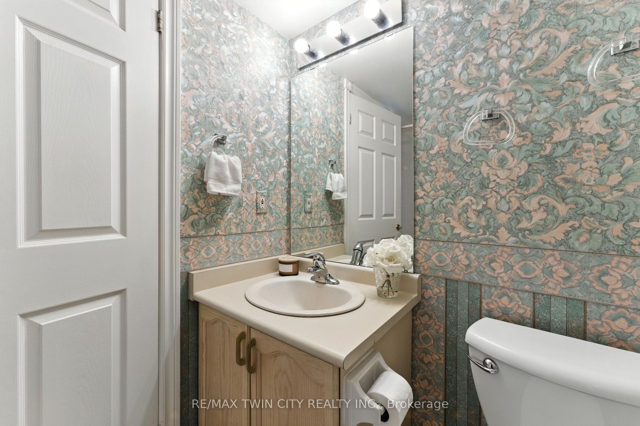 237 King Street W 1104 Property Photo 22