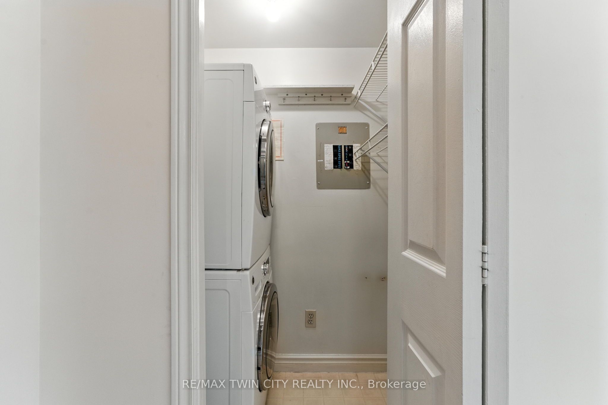 237 King Street W 1104 Property Photo 24