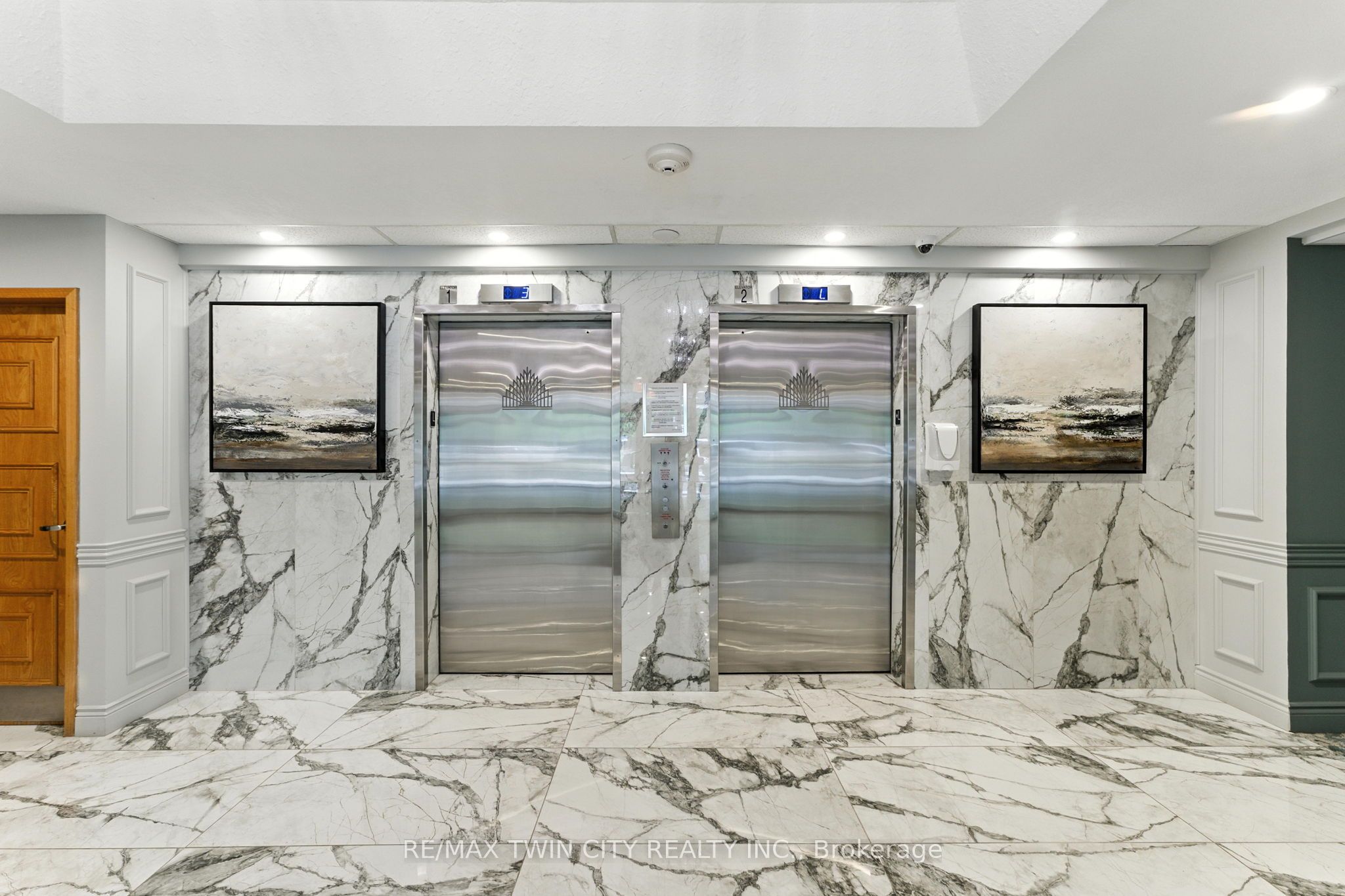 237 King Street W 1104 Property Photo 27