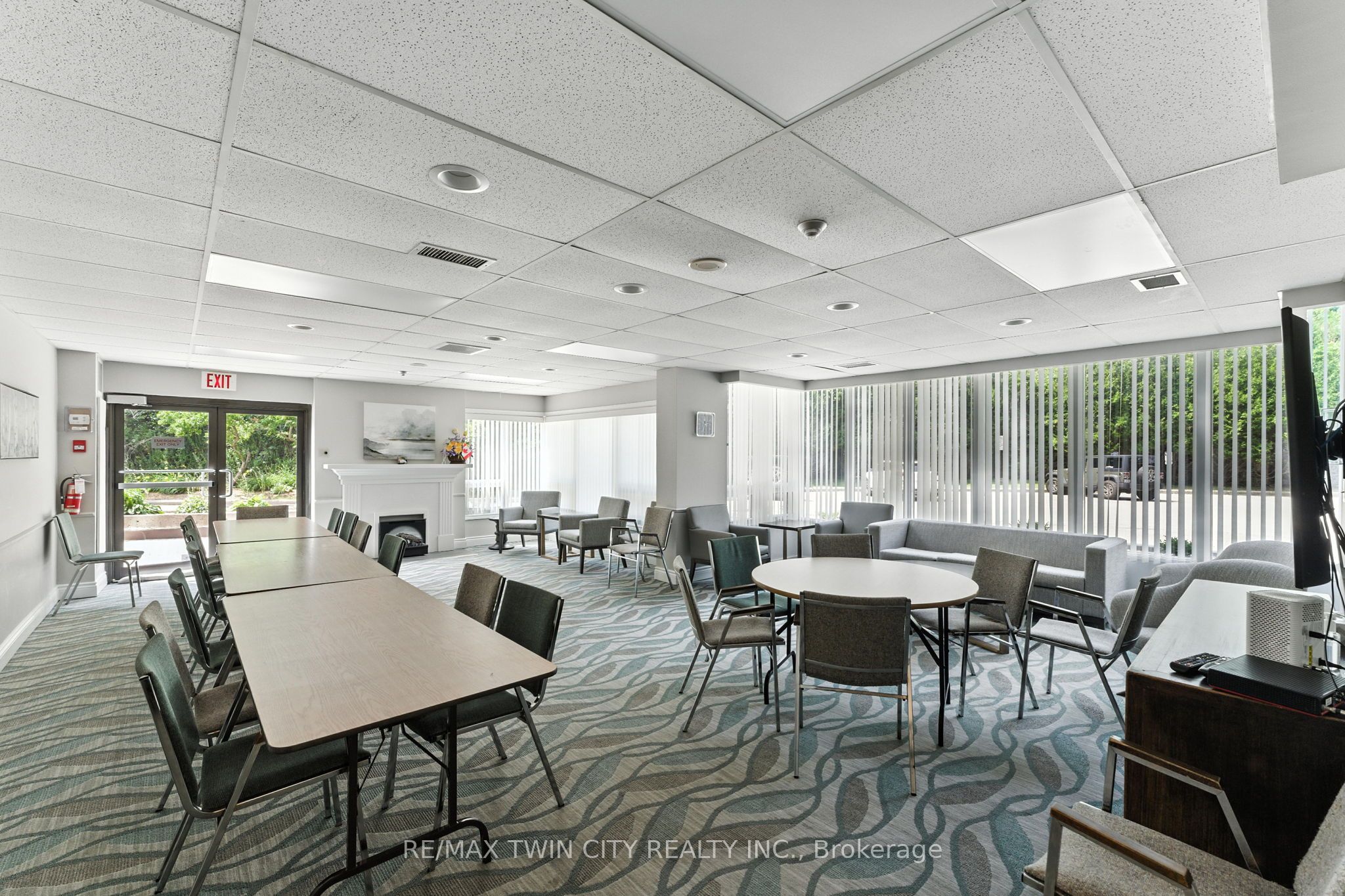 237 King Street W 1104 Property Photo 37