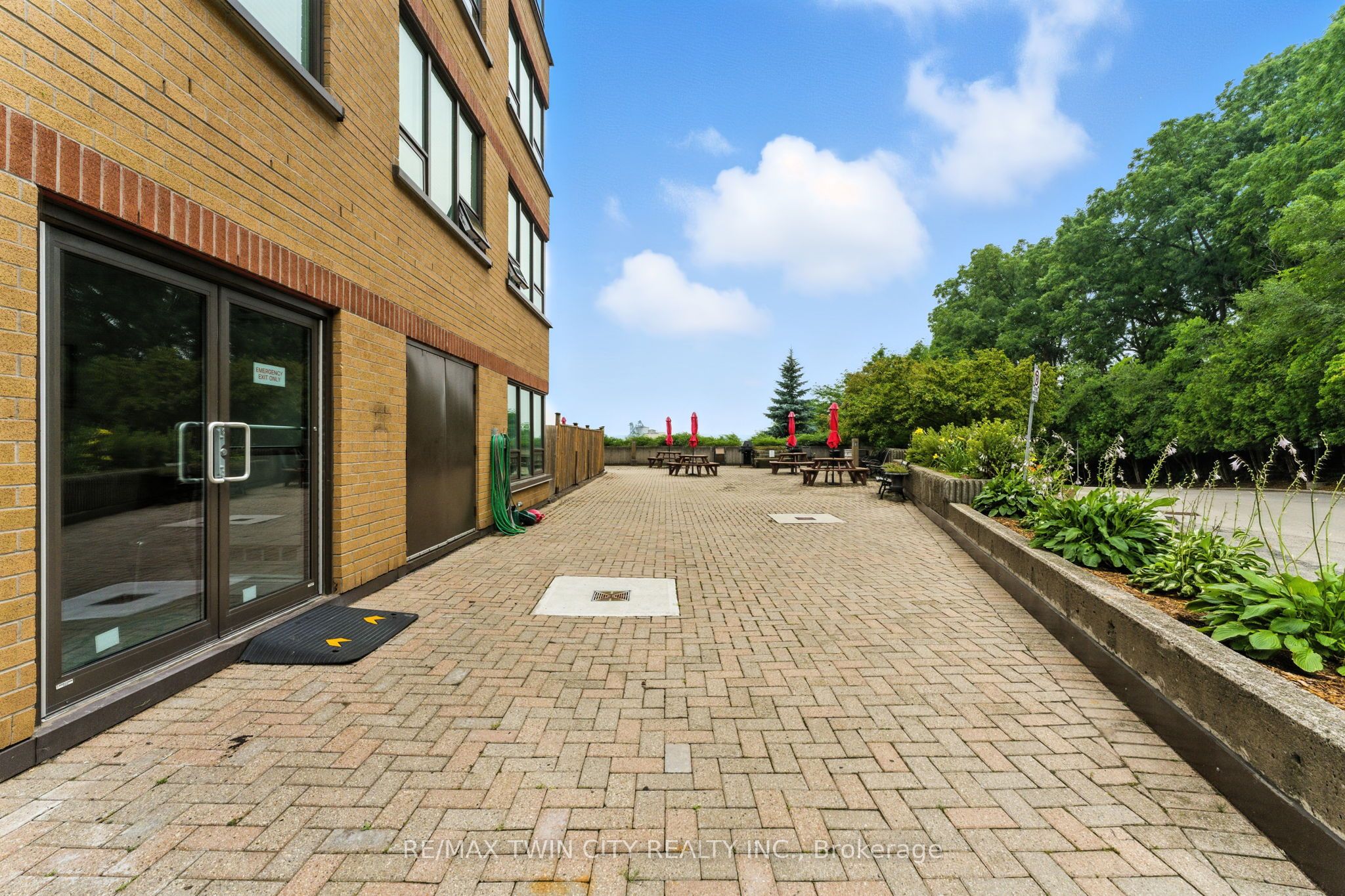 237 King Street W 1104 Property Photo 40