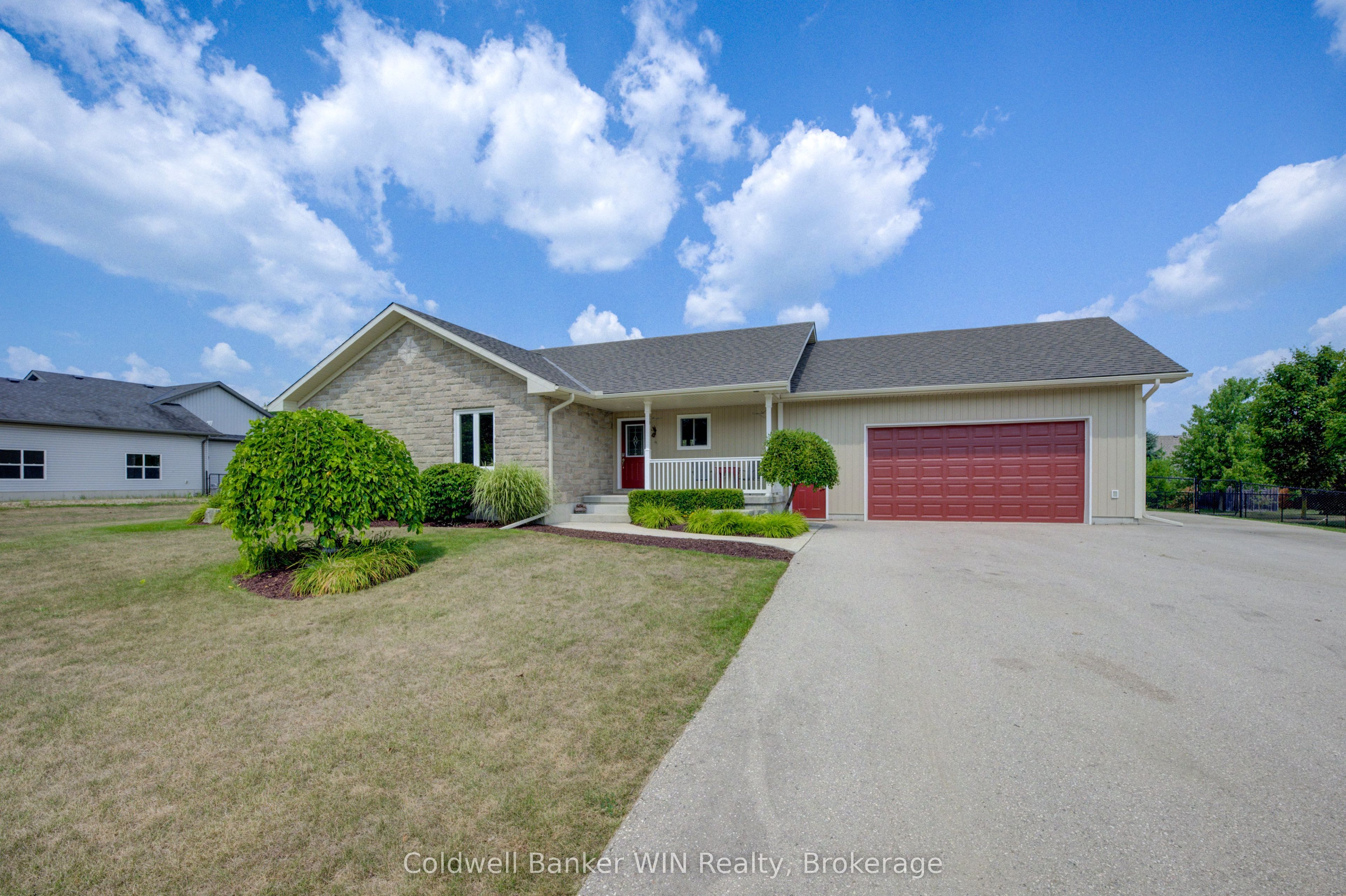 22 Regency Drive Property Photo 2