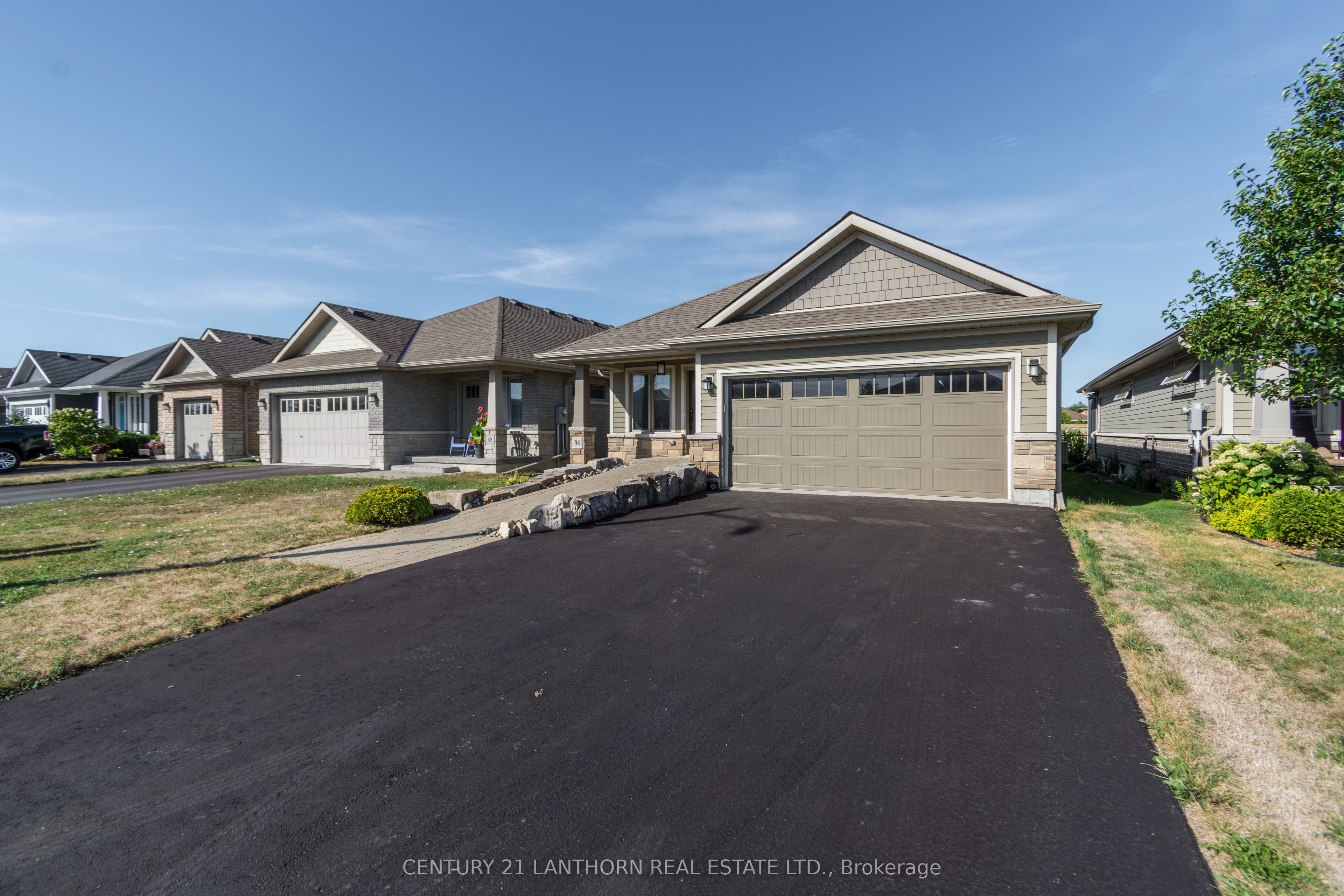 36 Tessa Boulevard Property Photo 3