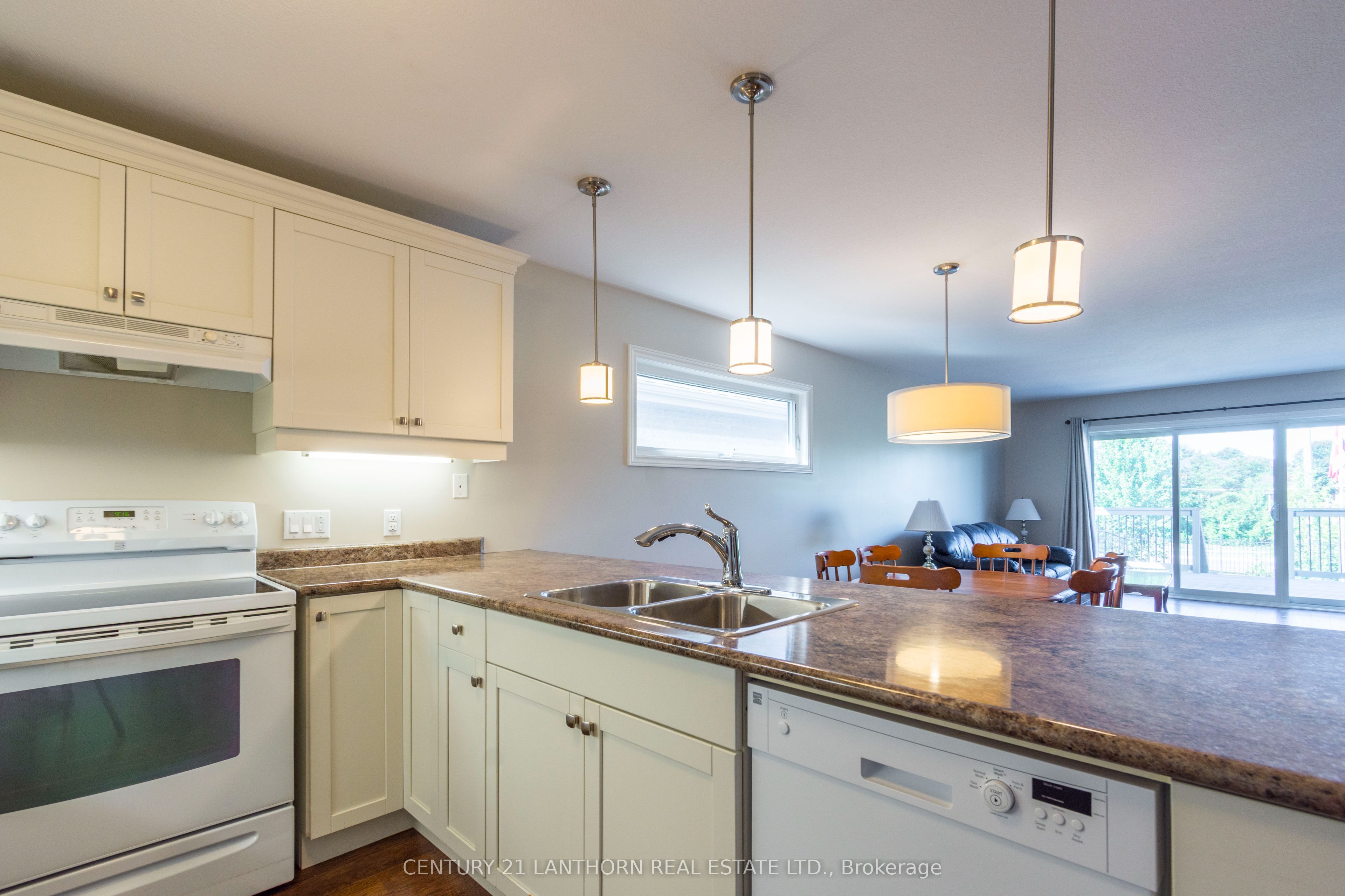 36 Tessa Boulevard Property Photo 7