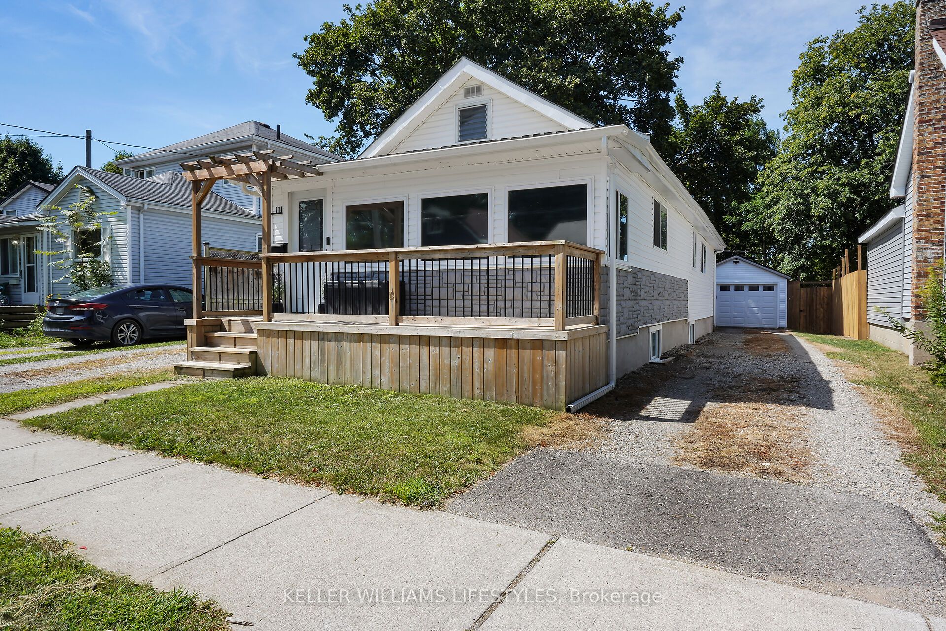 111 Boullee Street Property Photo 2