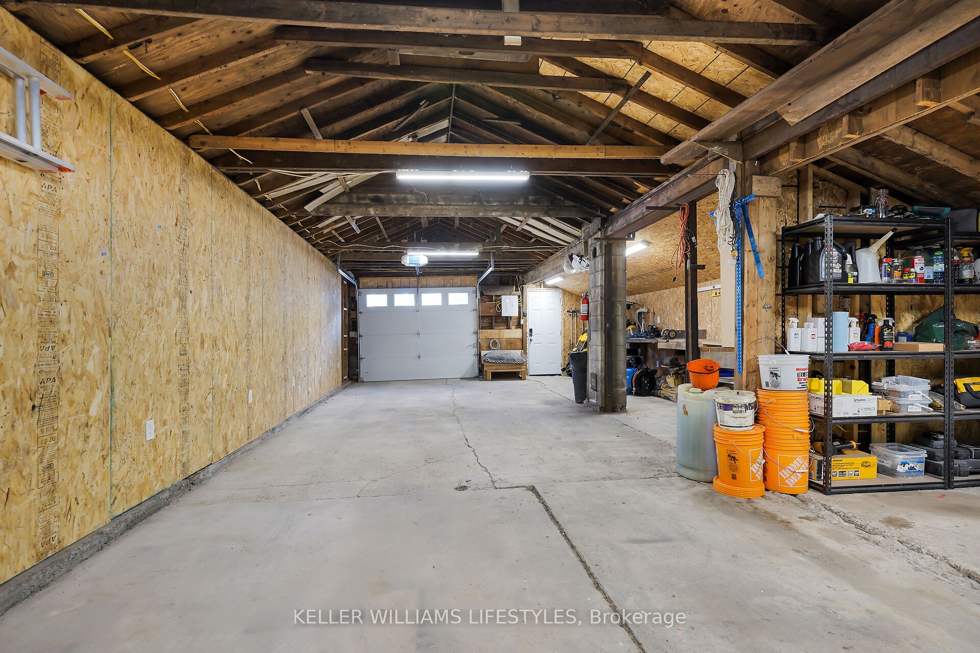 111 Boullee Street Property Photo 31