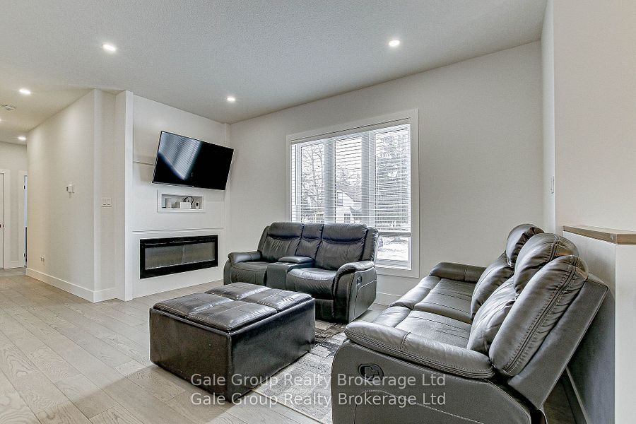 95 Henry Street Property Photo 12