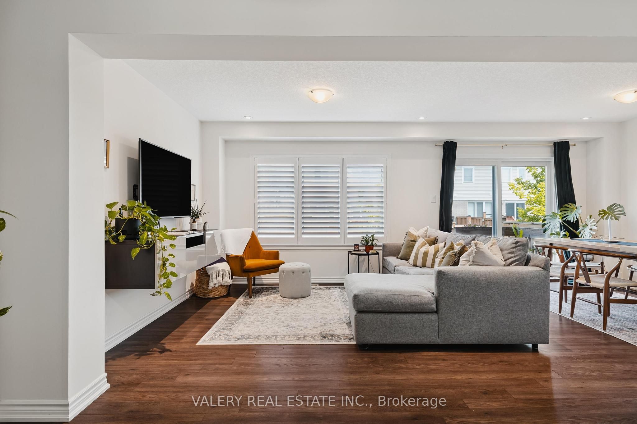 242 Waterbrook Lane Property Photo 4