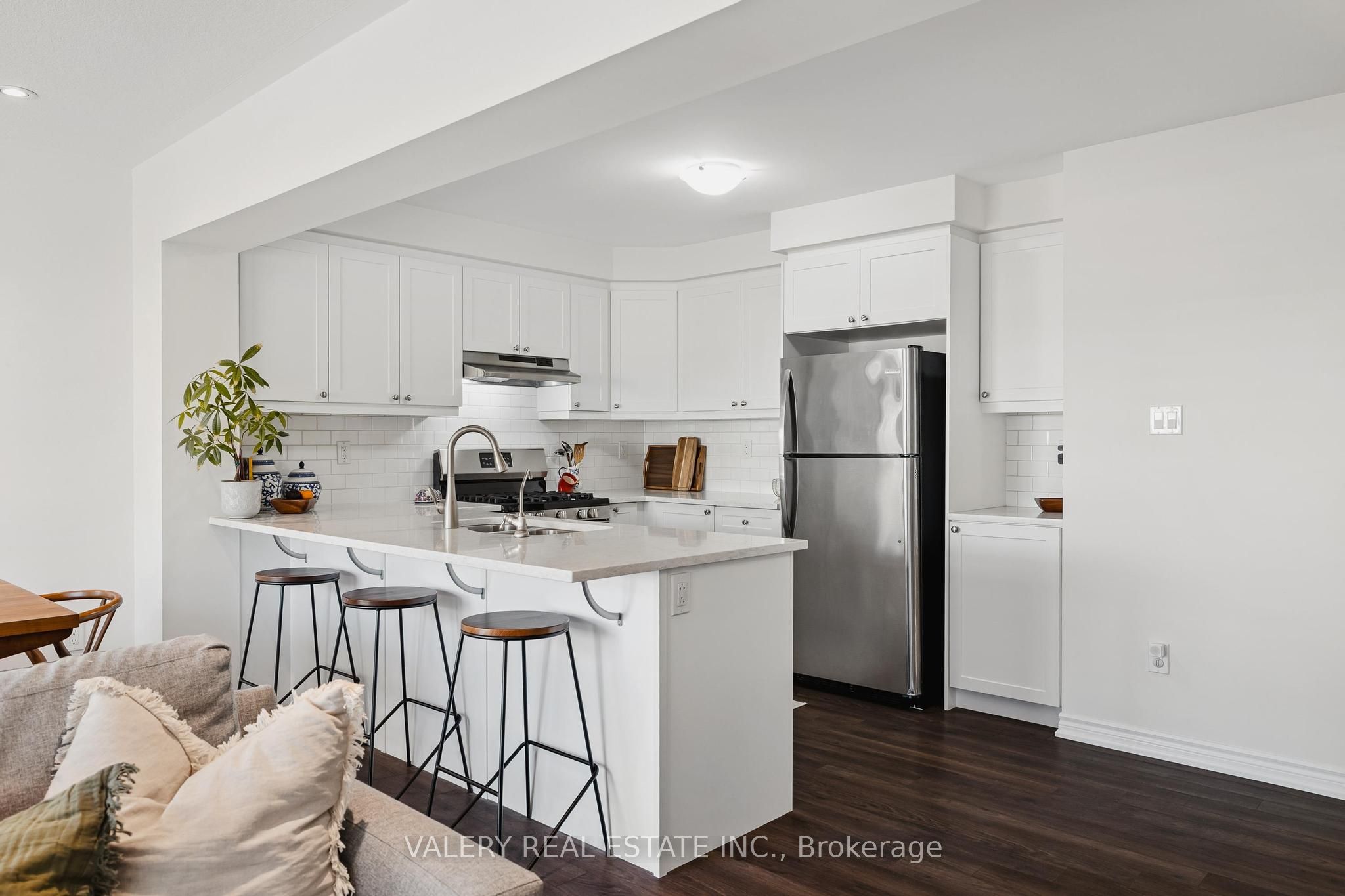 242 Waterbrook Lane Property Photo 8