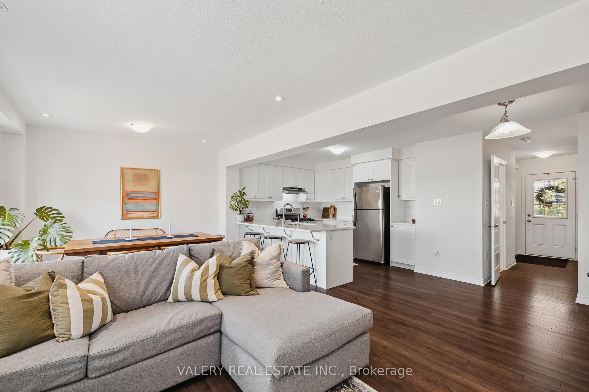 242 Waterbrook Lane Property Photo 9