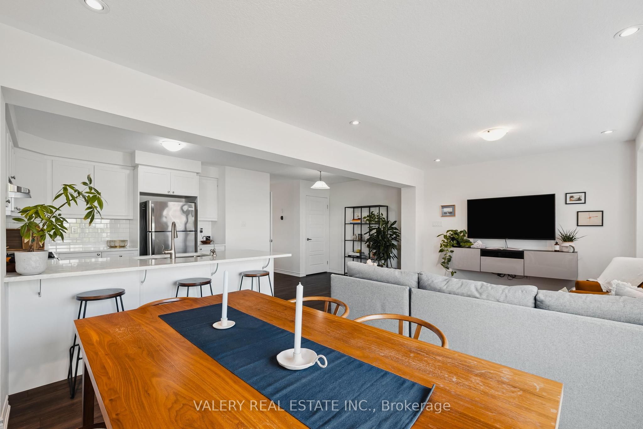 242 Waterbrook Lane Property Photo 11