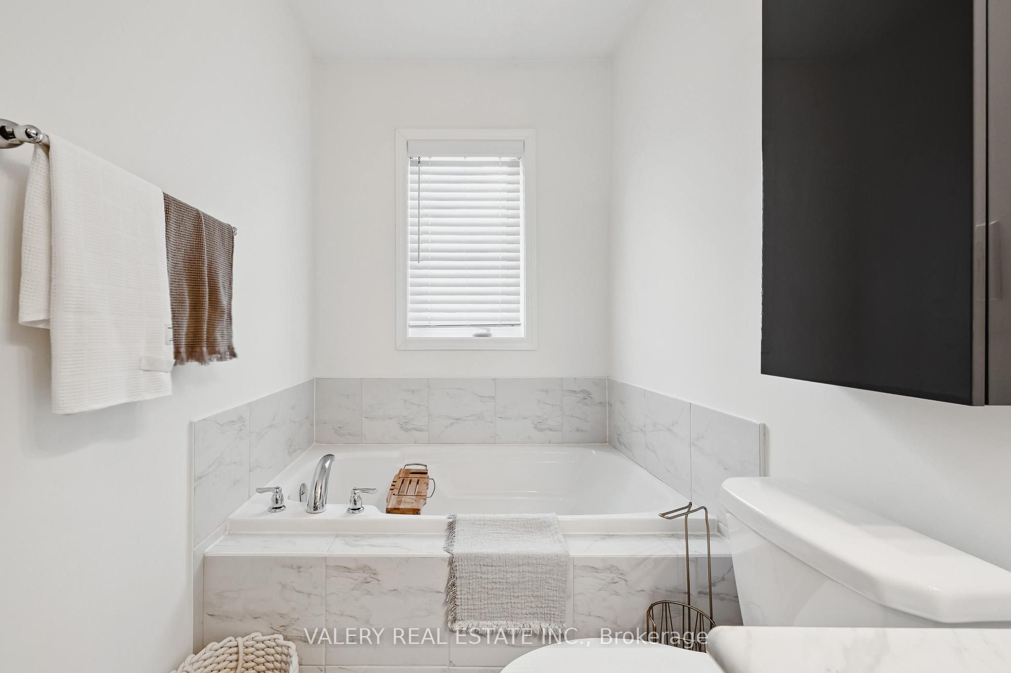 242 Waterbrook Lane Property Photo 18