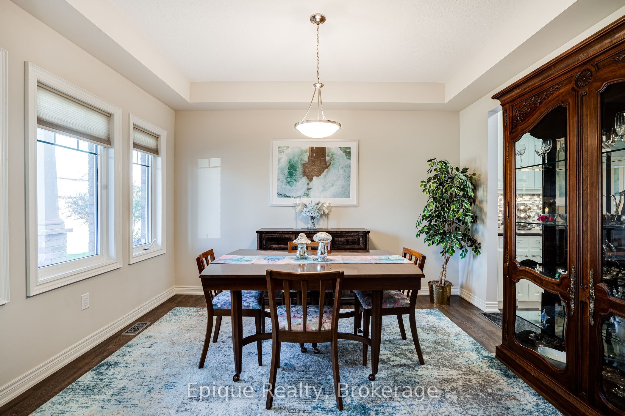 68 Roselawn Crescent Property Photo 2