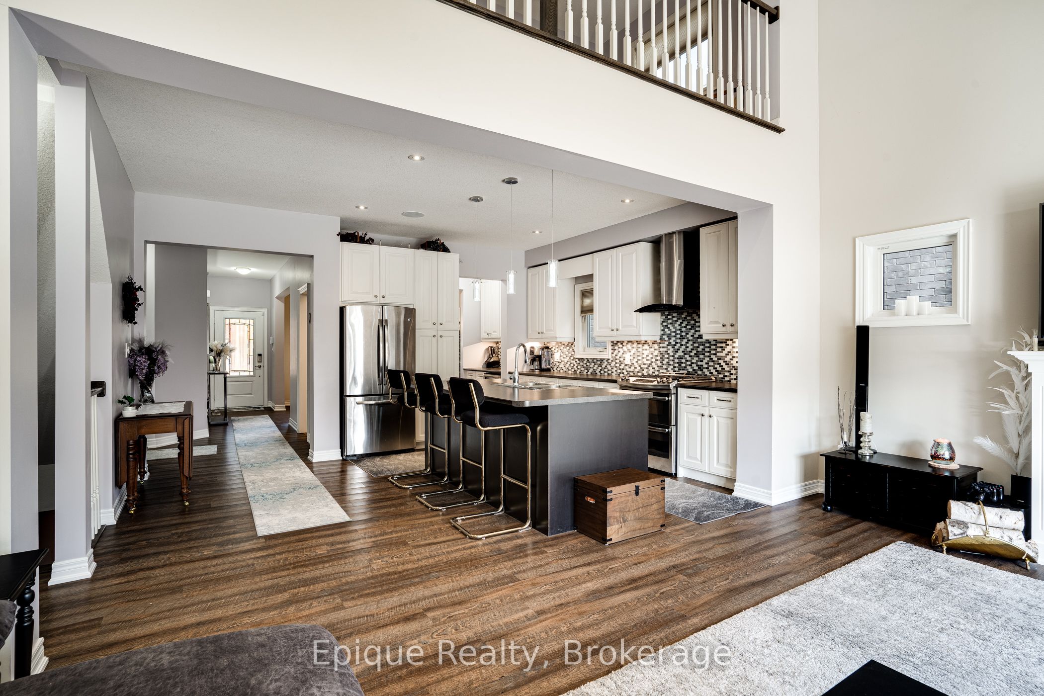 68 Roselawn Crescent Property Photo 12