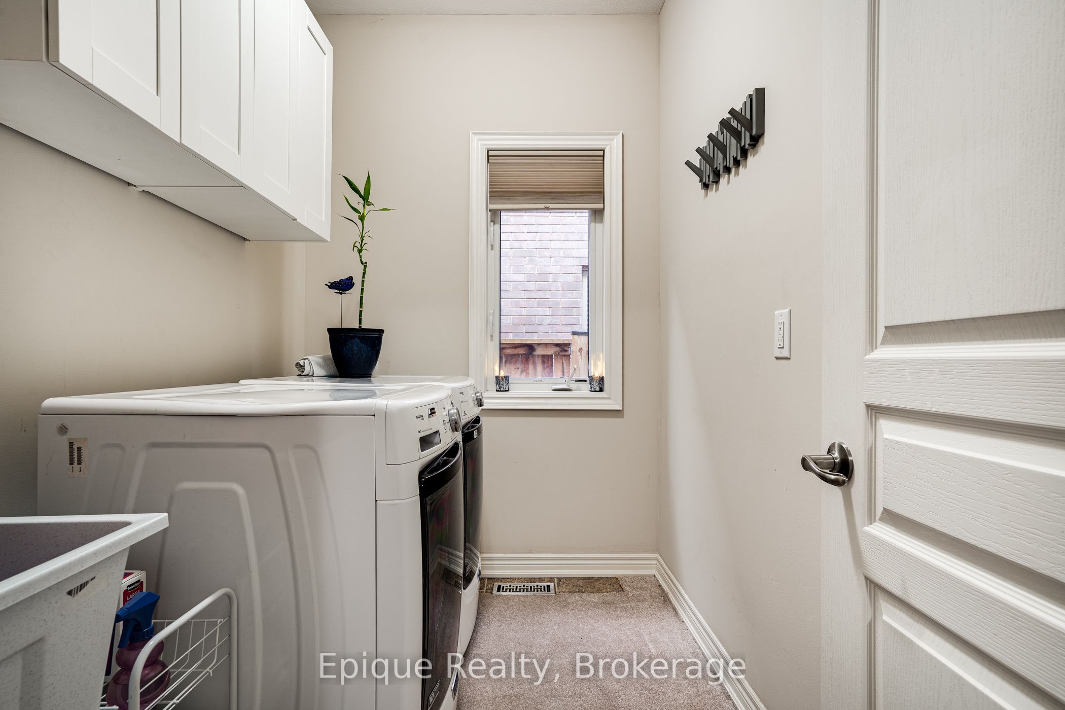 68 Roselawn Crescent Property Photo 20