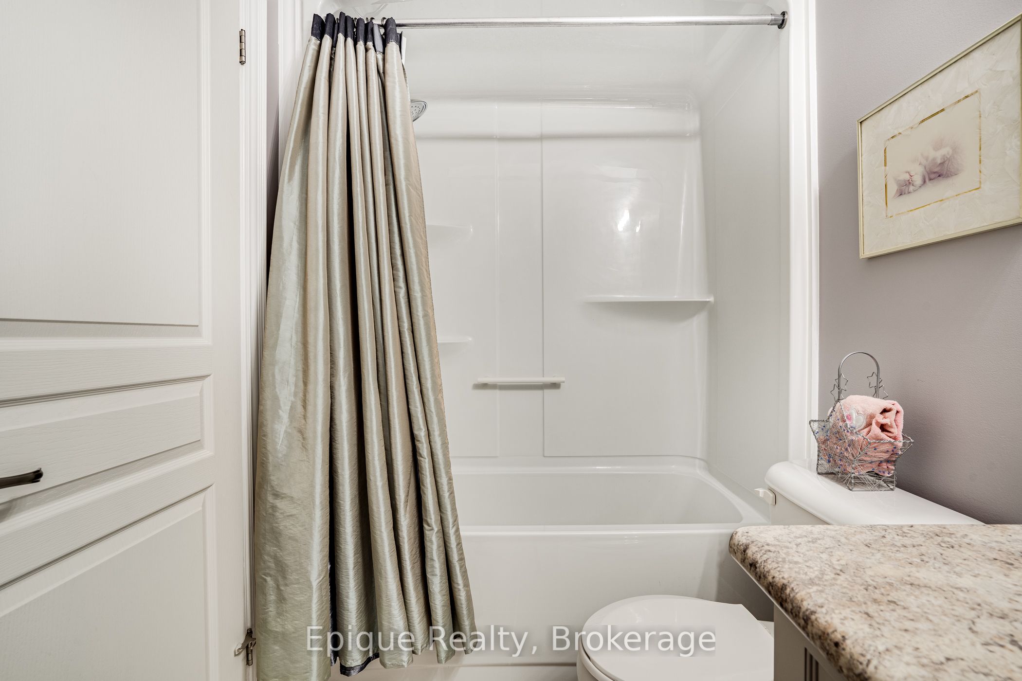 68 Roselawn Crescent Property Photo 25