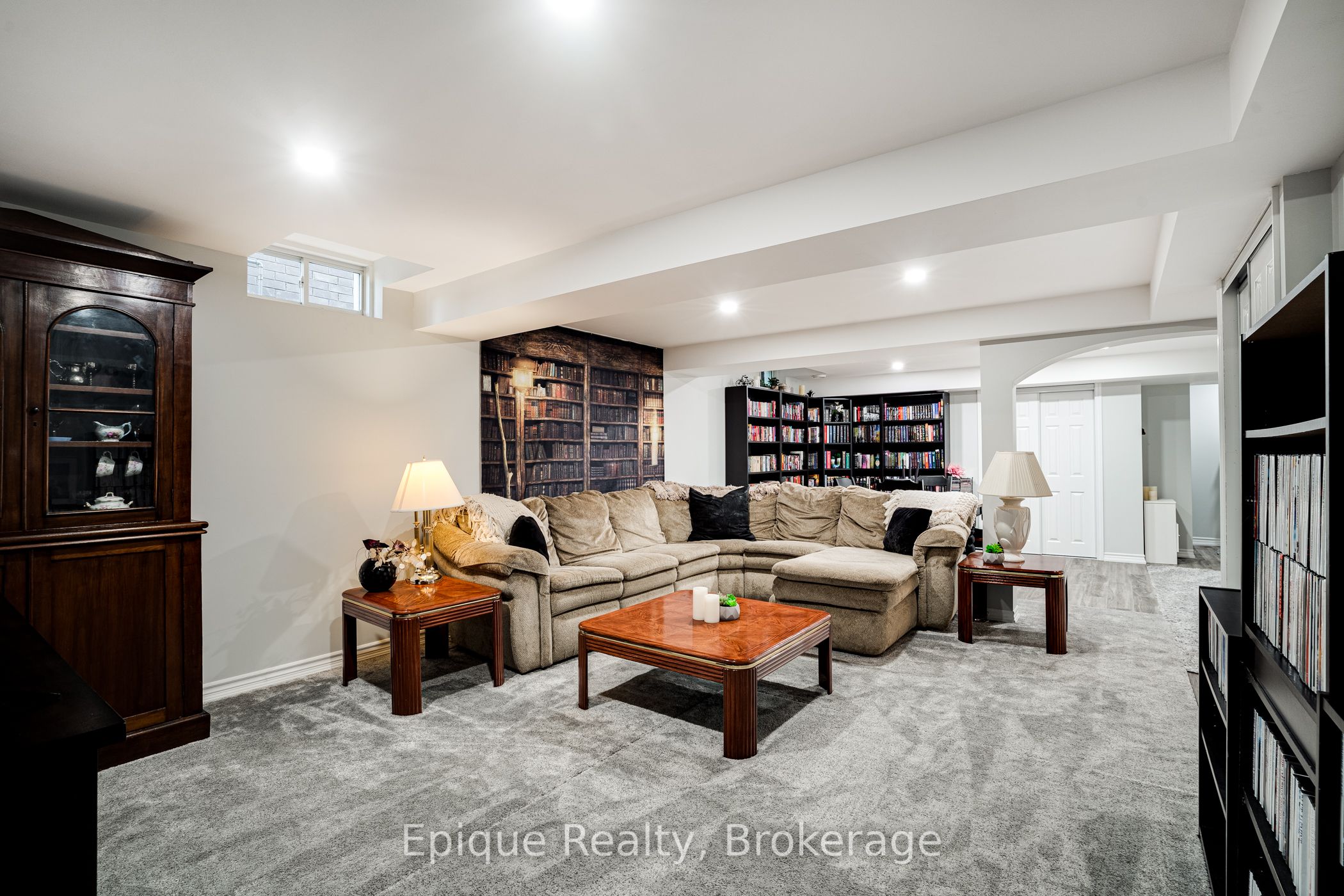 68 Roselawn Crescent Property Photo 26