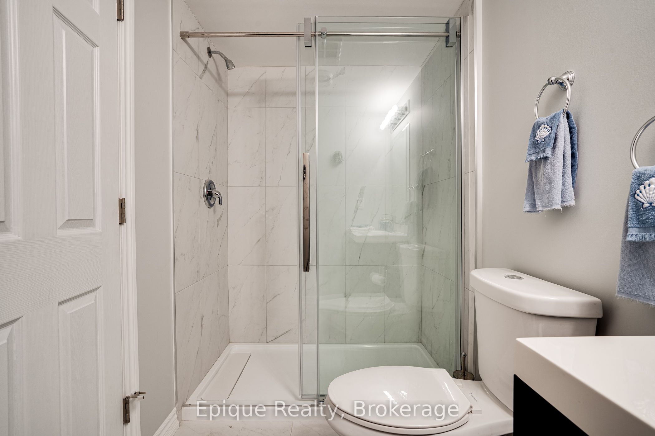 68 Roselawn Crescent Property Photo 27