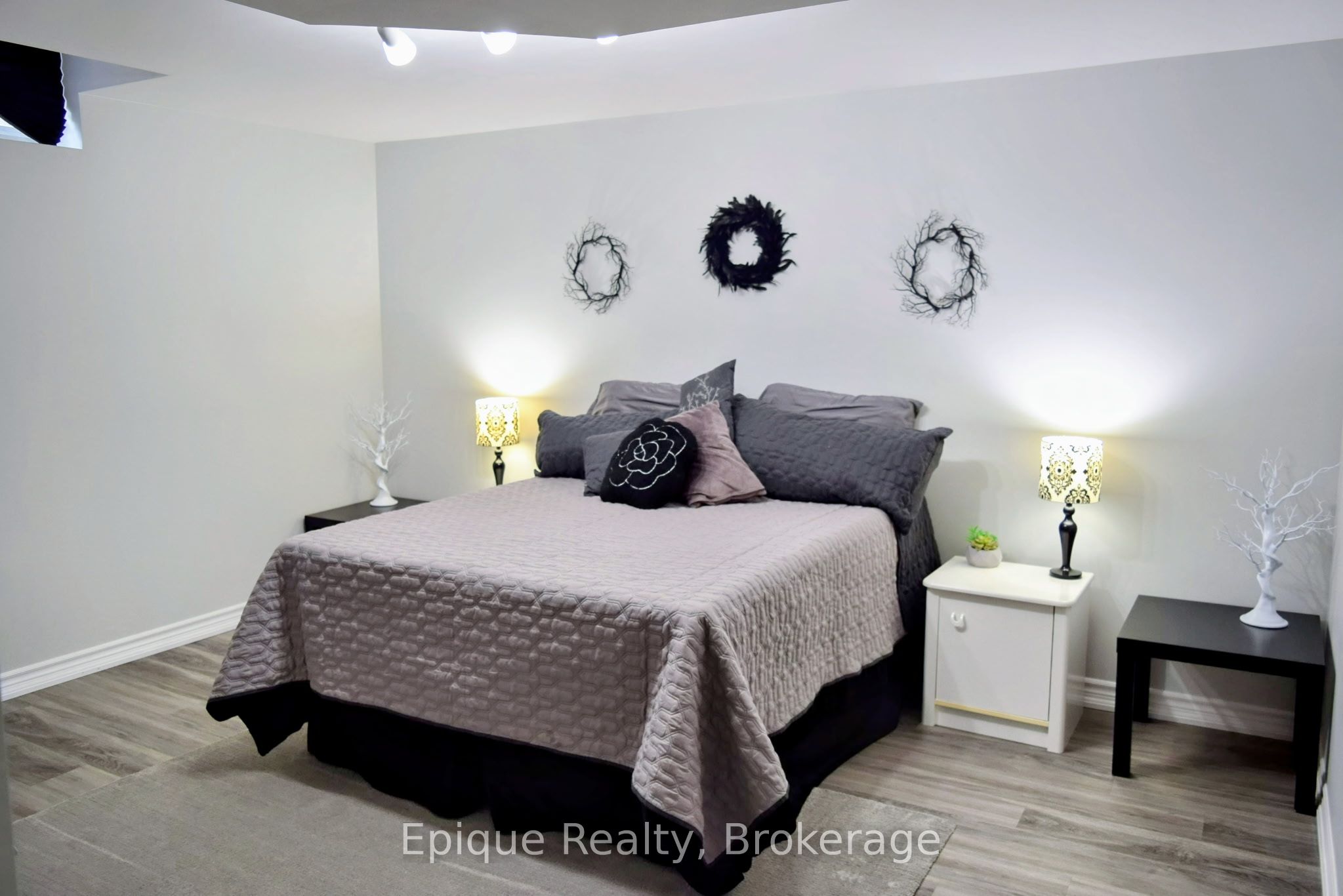 68 Roselawn Crescent Property Photo 29