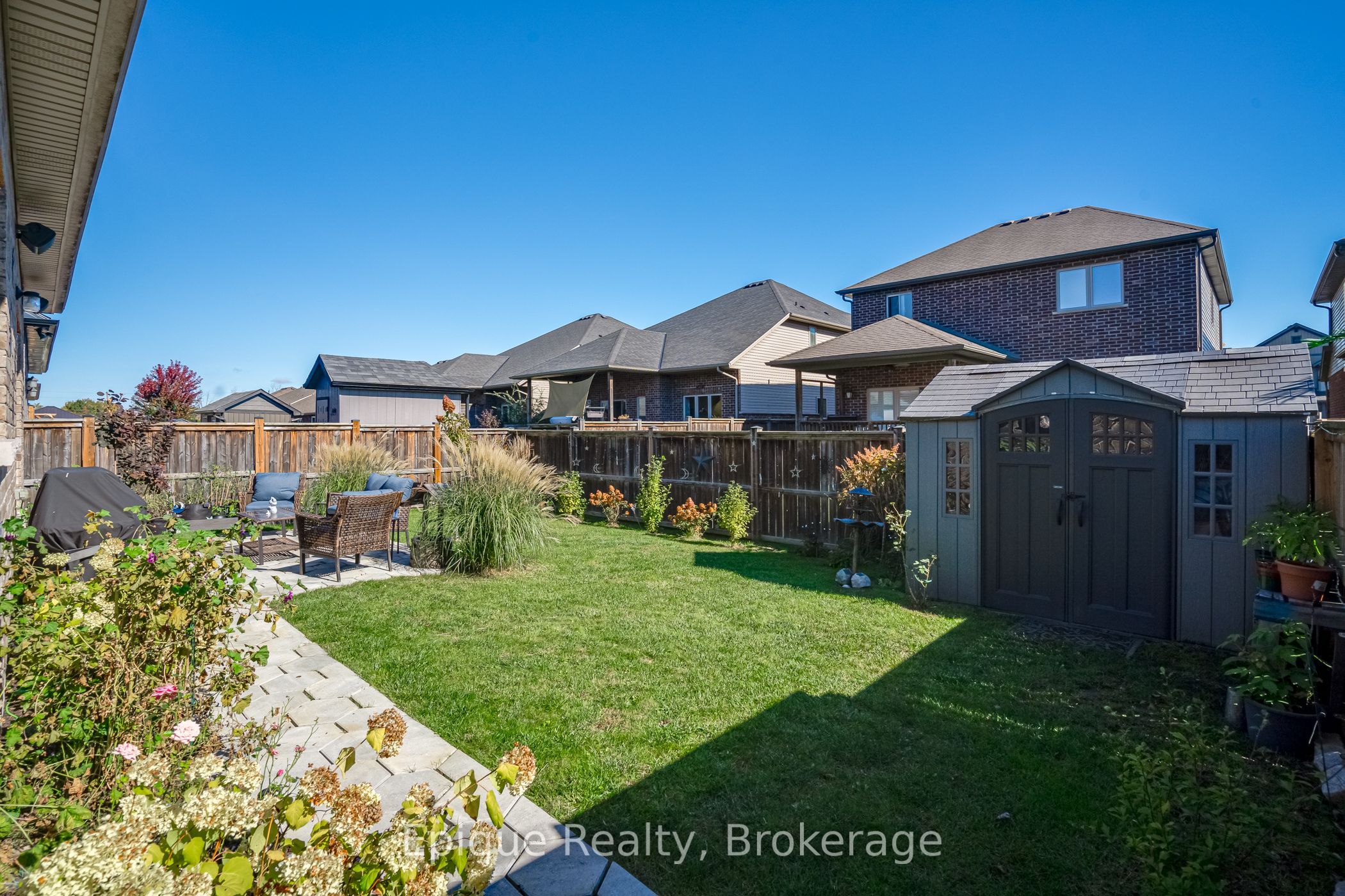 68 Roselawn Crescent Property Photo 32