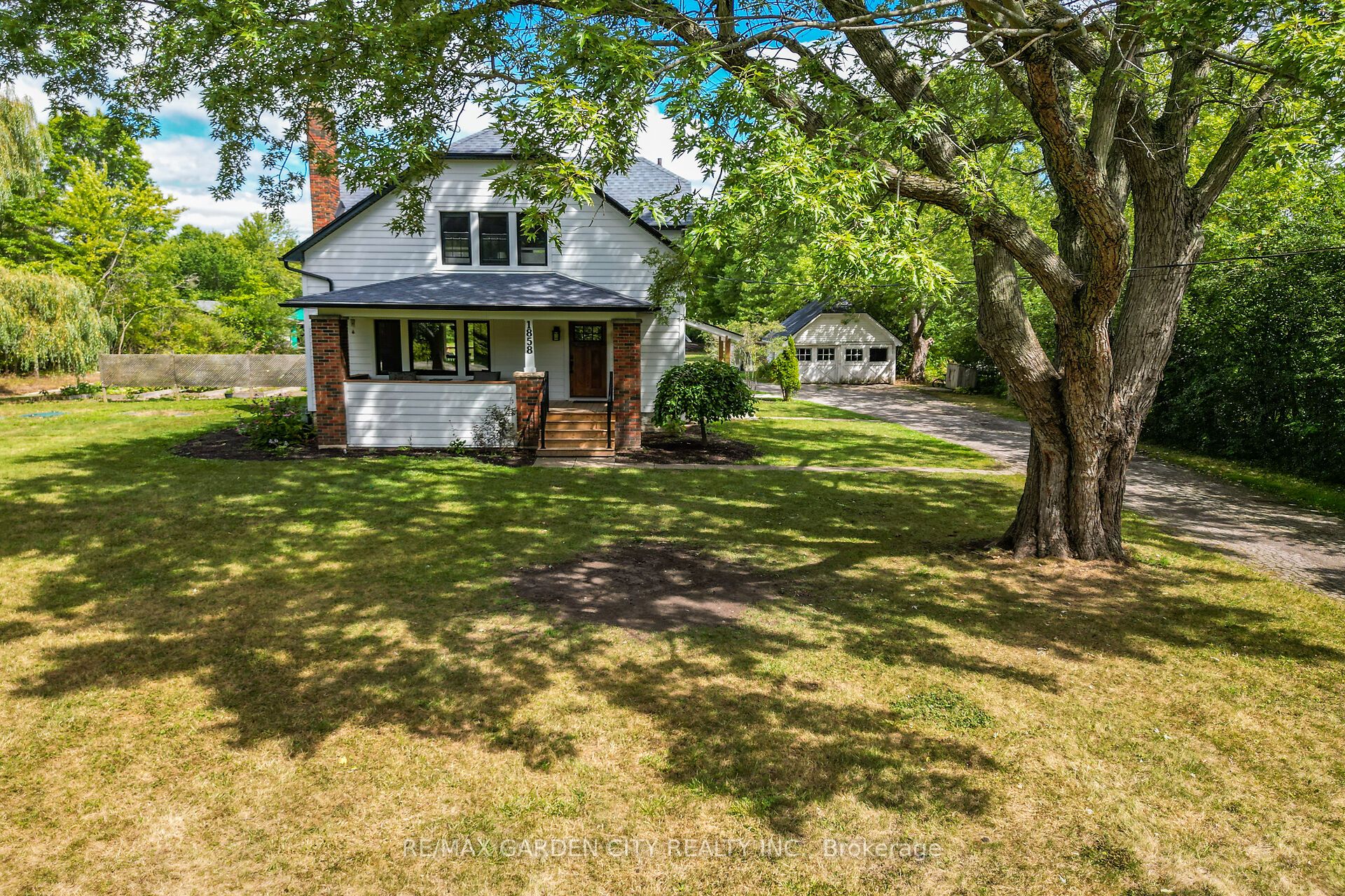 1858 Townline Road Property Photo