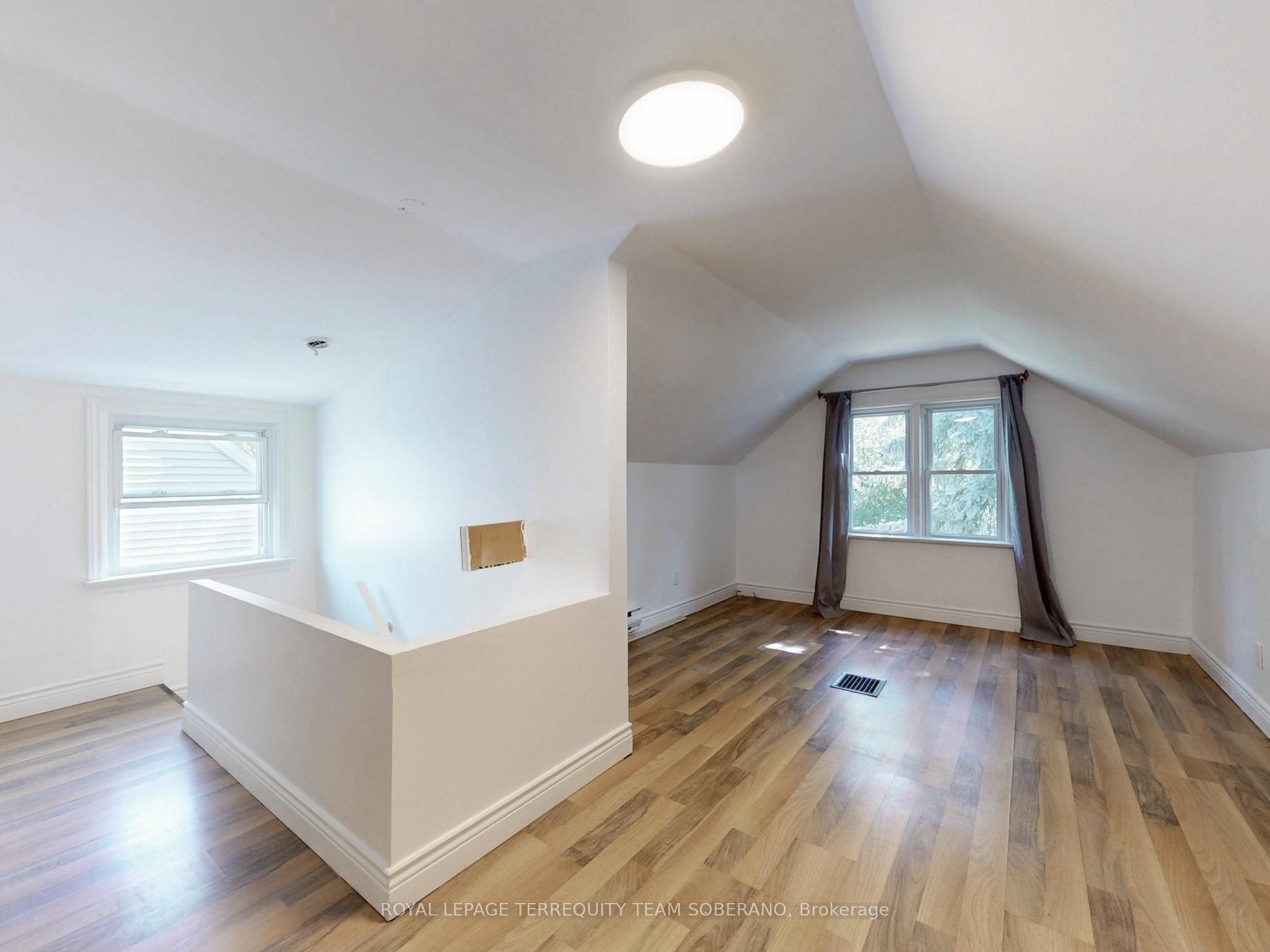 13 Roslin Avenue N Property Photo 20