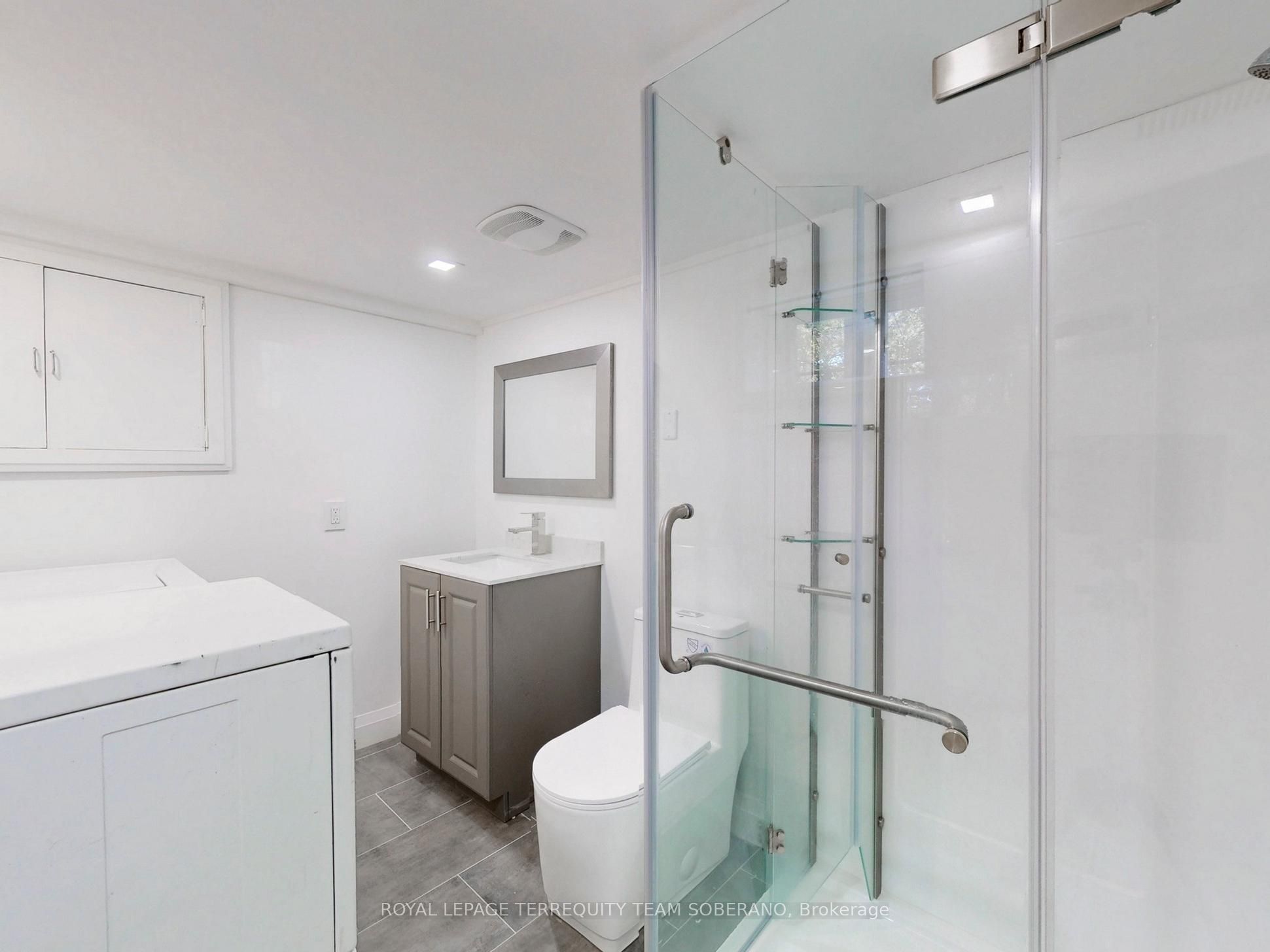 13 Roslin Avenue N Property Photo 33