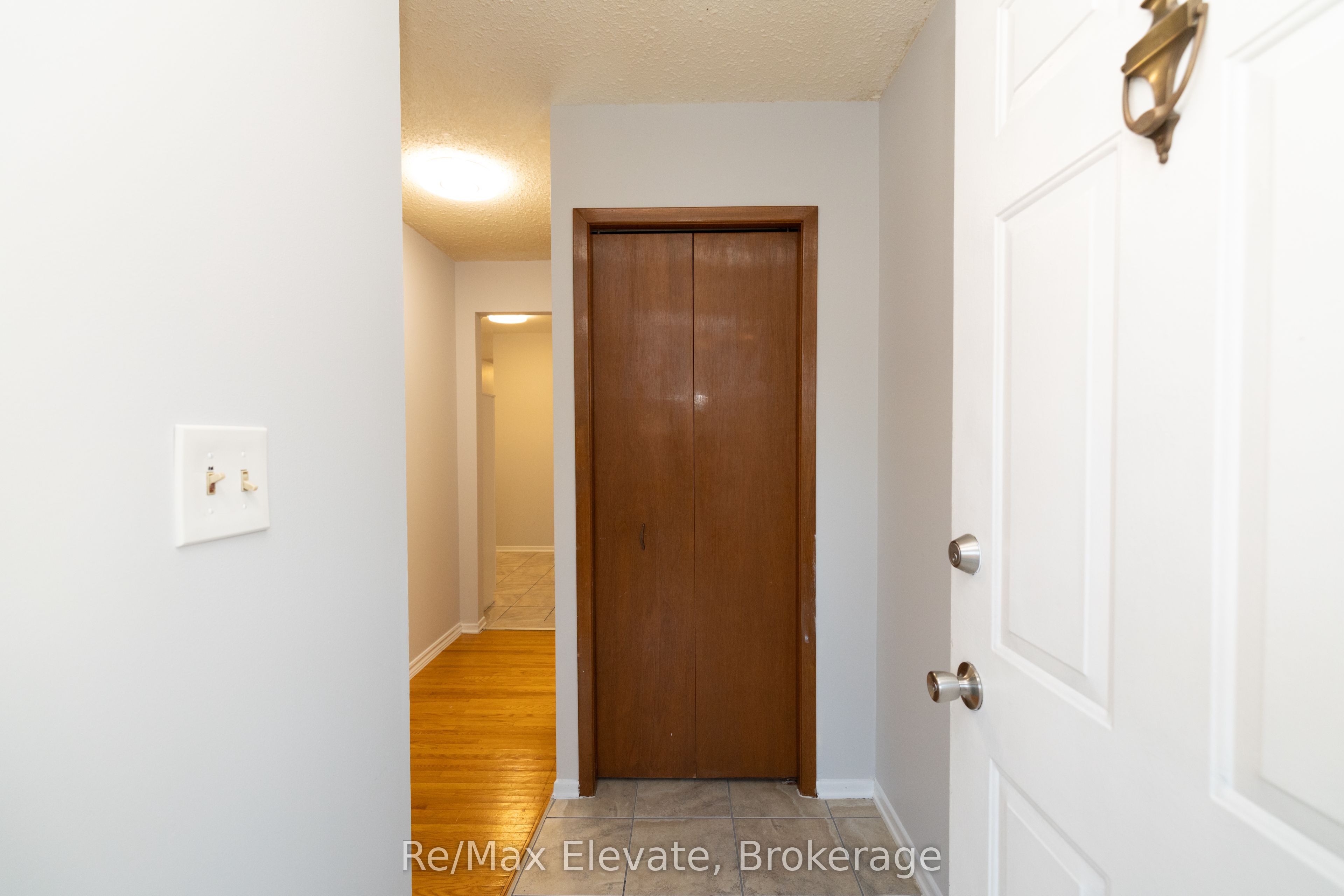 83 Ward Avenue Property Photo 5