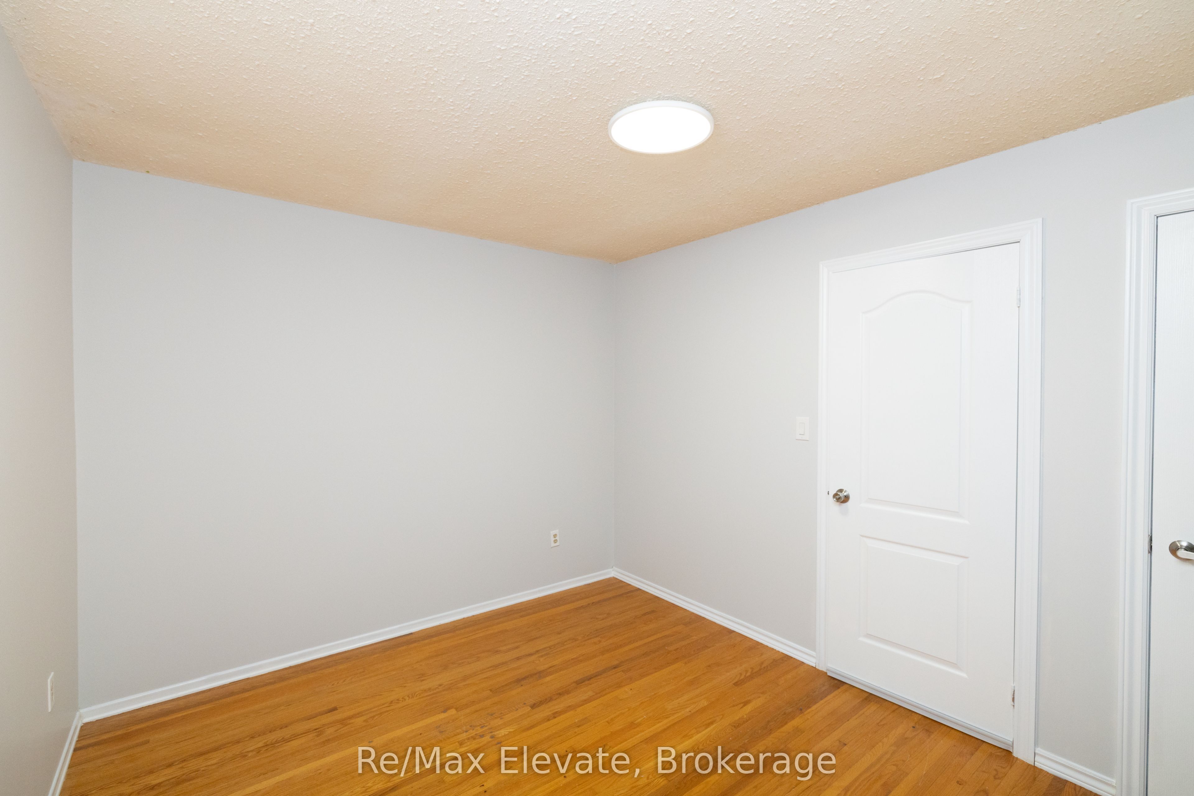 83 Ward Avenue Property Photo 6