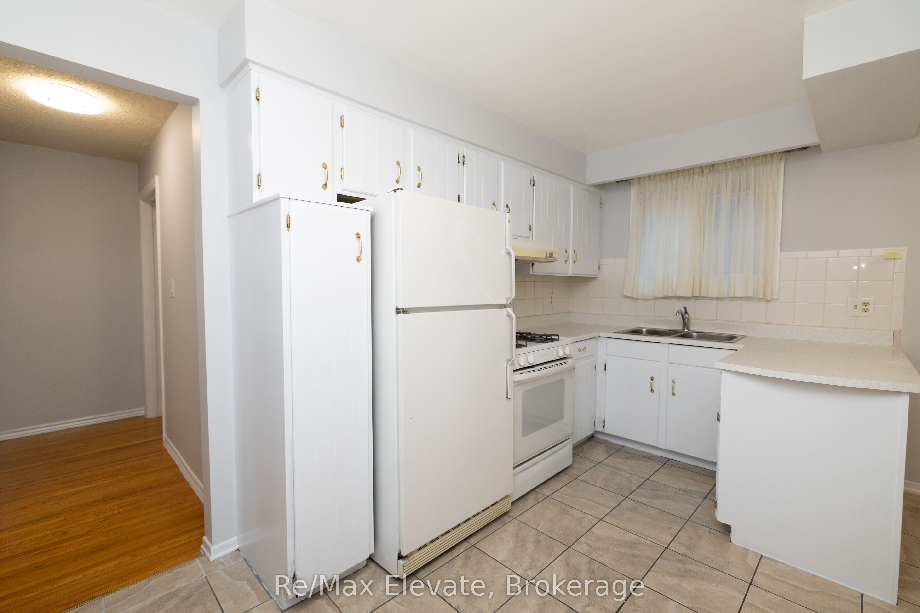 83 Ward Avenue Property Photo 7