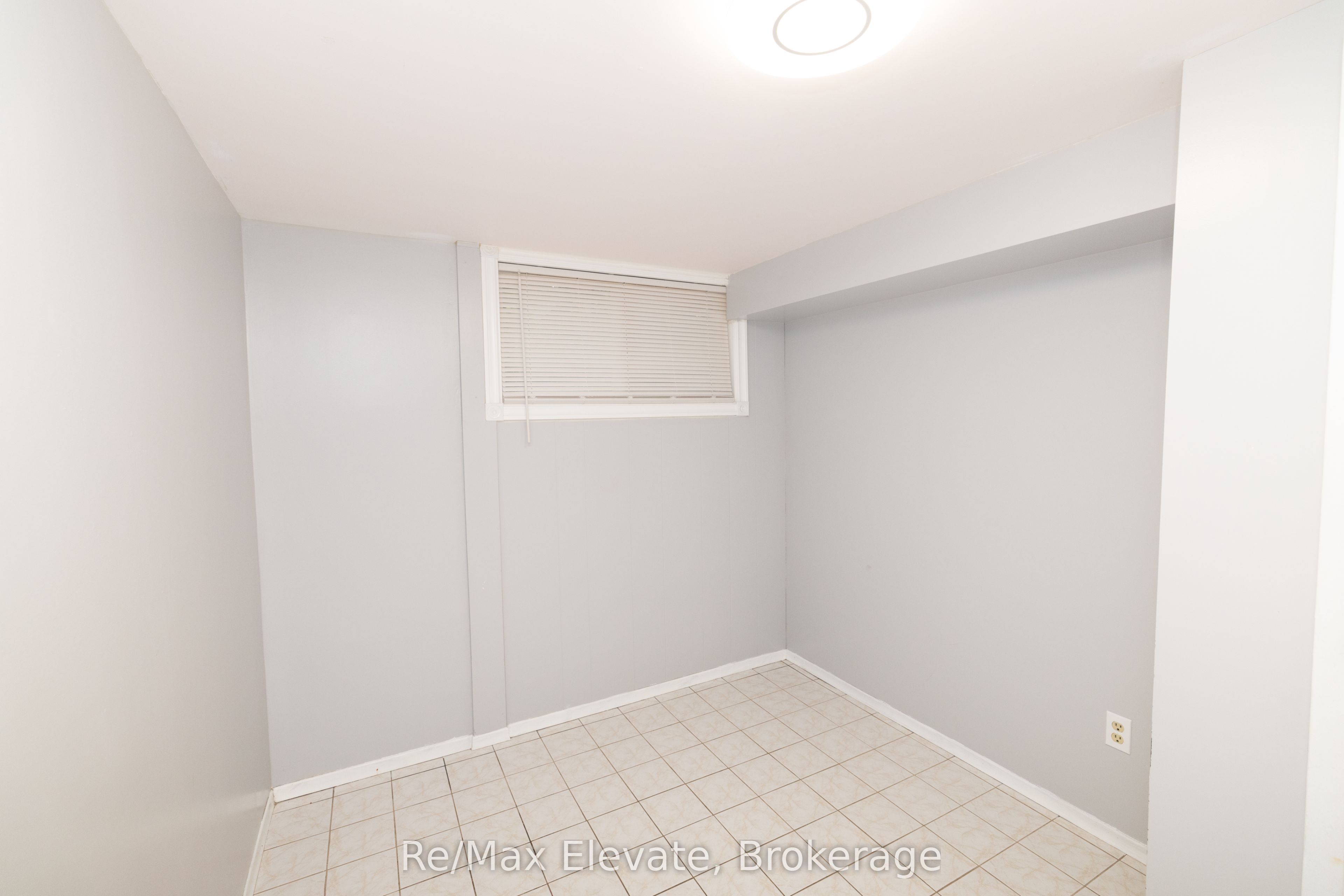 83 Ward Avenue Property Photo 8