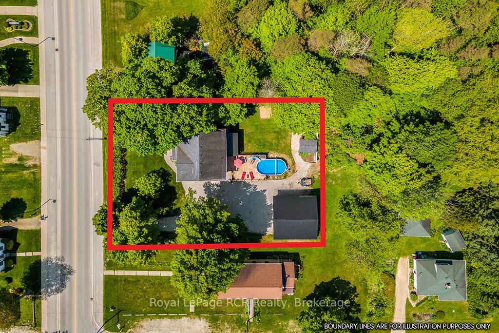 136 Queen Street W Property Photo 1