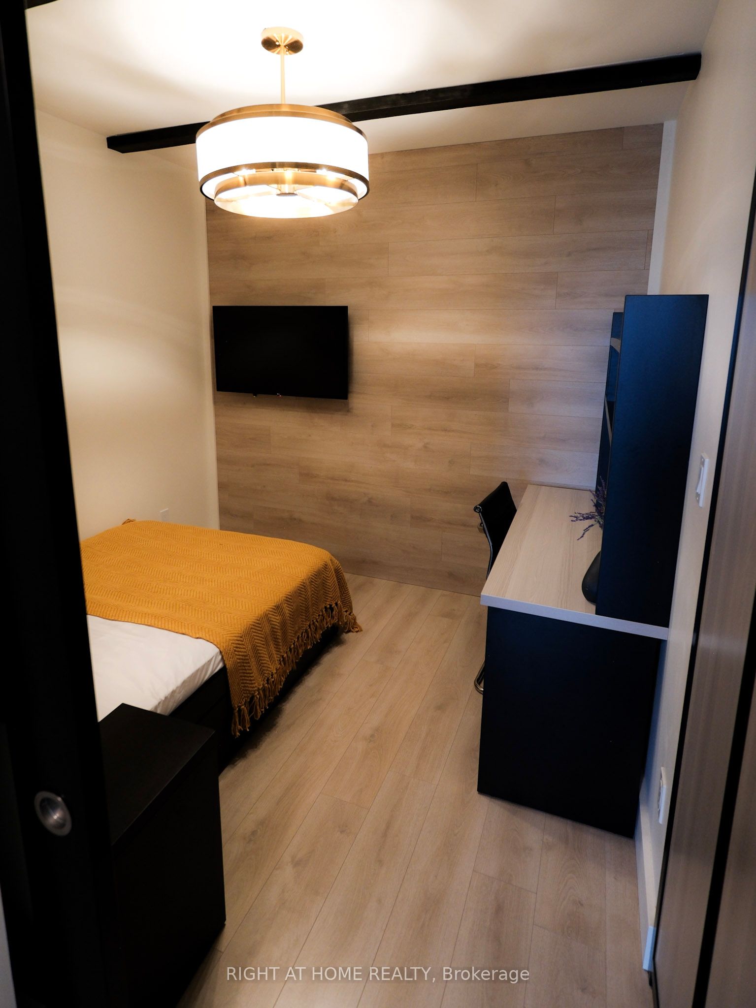 145 Columbia Street W 2032 Property Photo 13