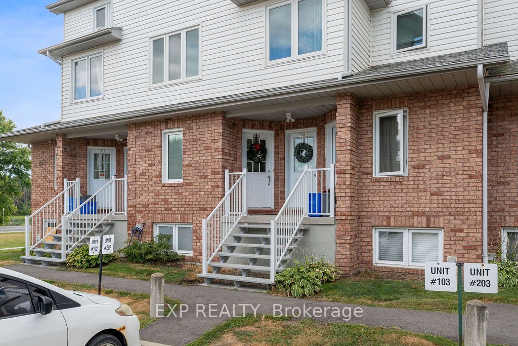 299 Castor Street 202 Property Photo 4