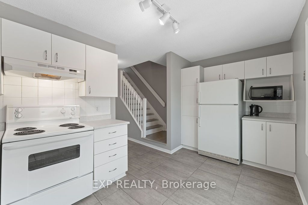 299 Castor Street 202 Property Photo 18