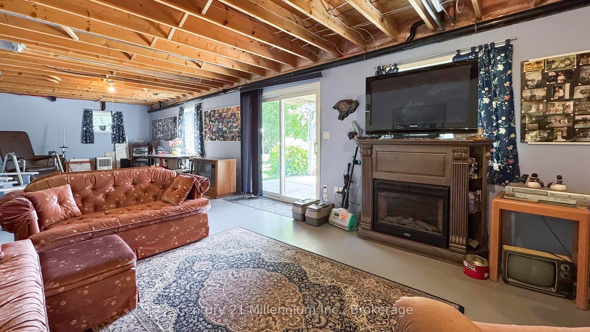 9849 Wellington Rd 3 N/a Property Photo 40