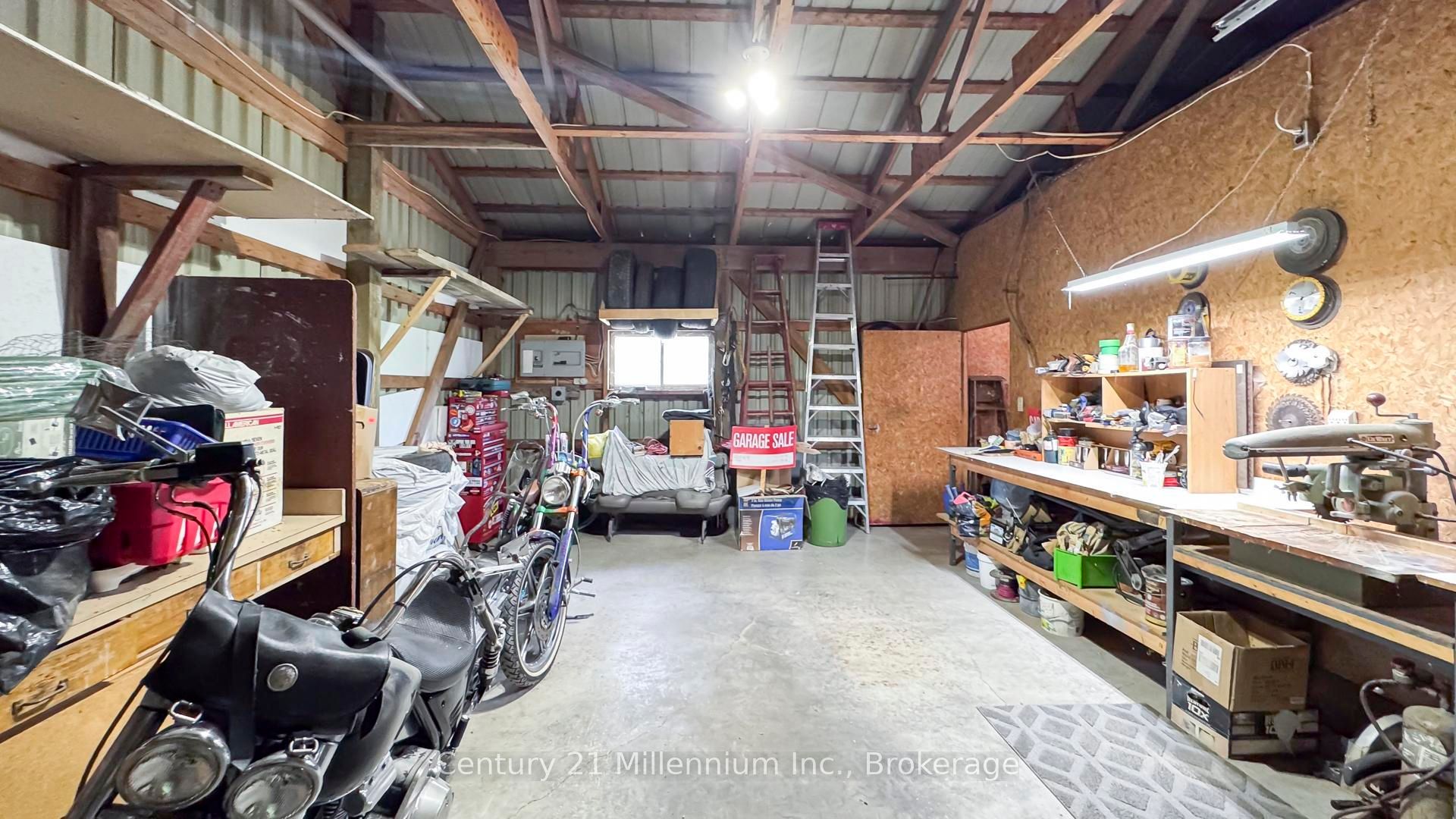 9849 Wellington Rd 3 N/a Property Photo 48