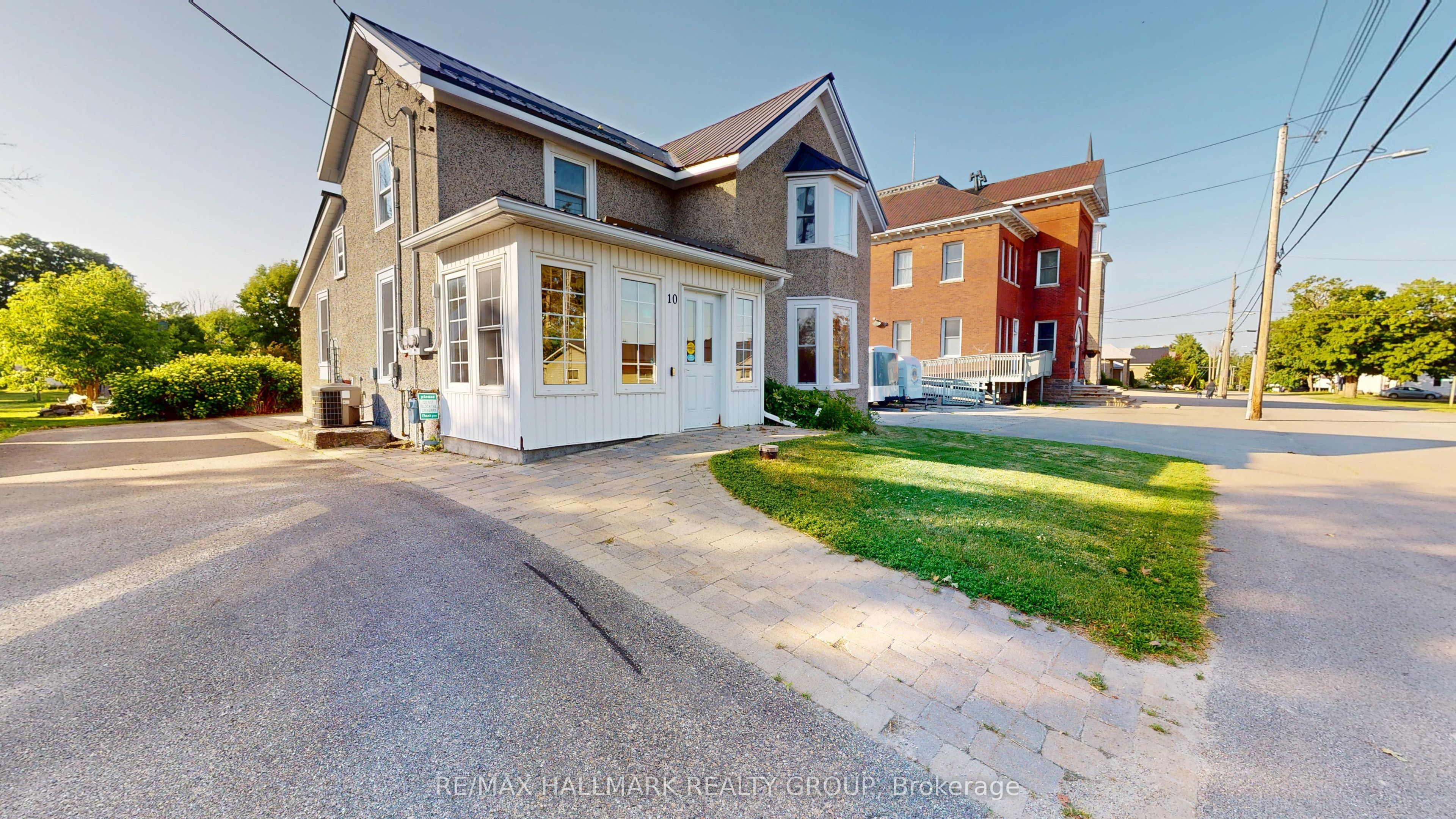 10 Wellington Street E Property Photo 1