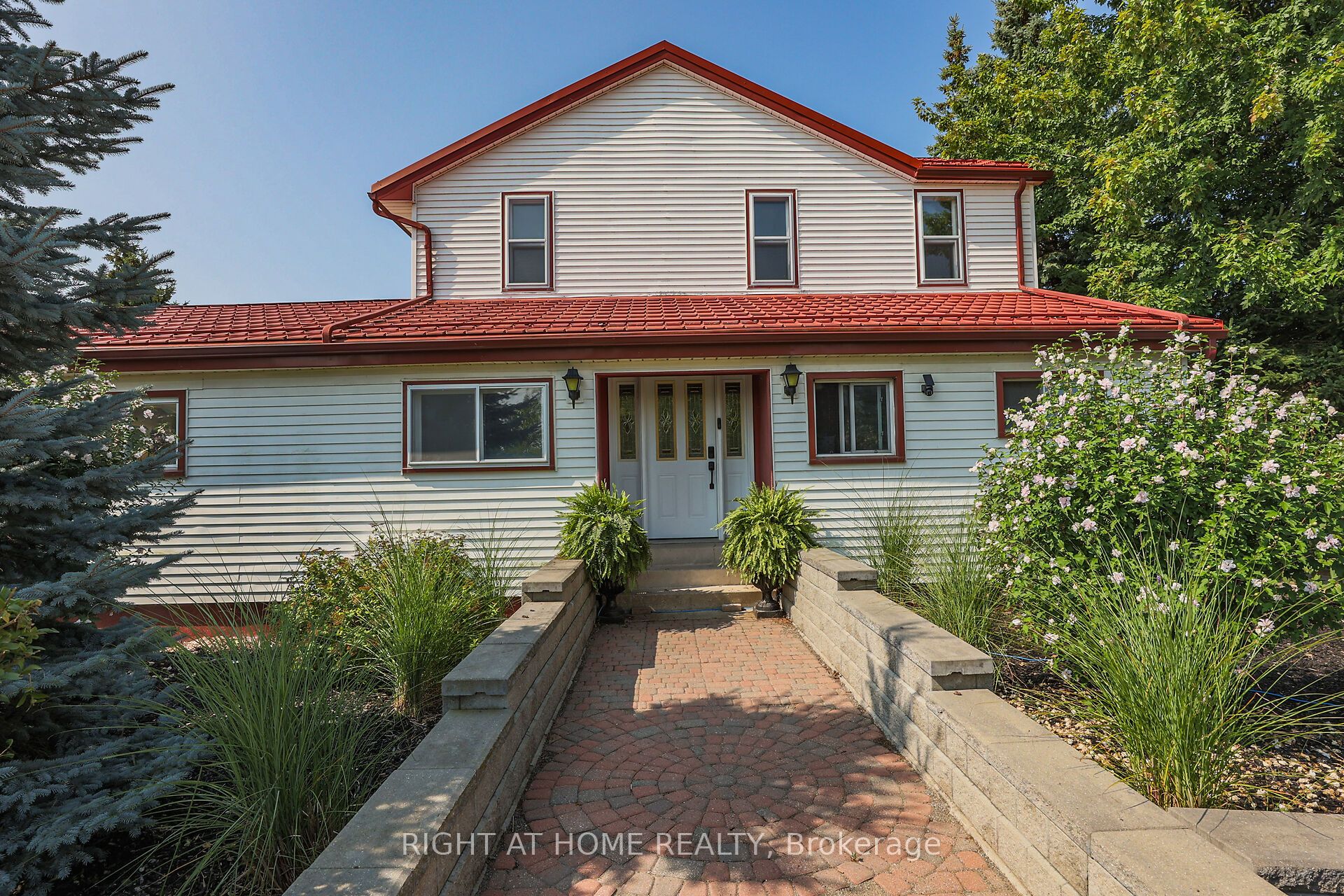 1027 Niagara Stone Road Property Photo 7