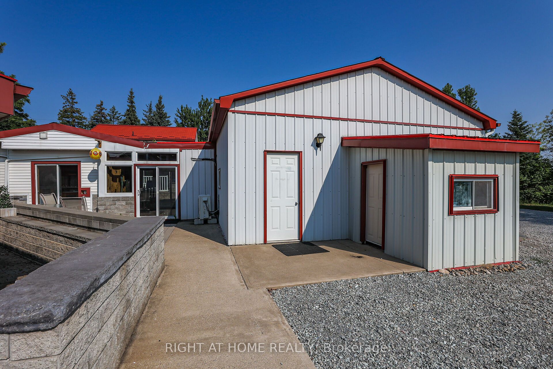 1027 Niagara Stone Road Property Photo 12