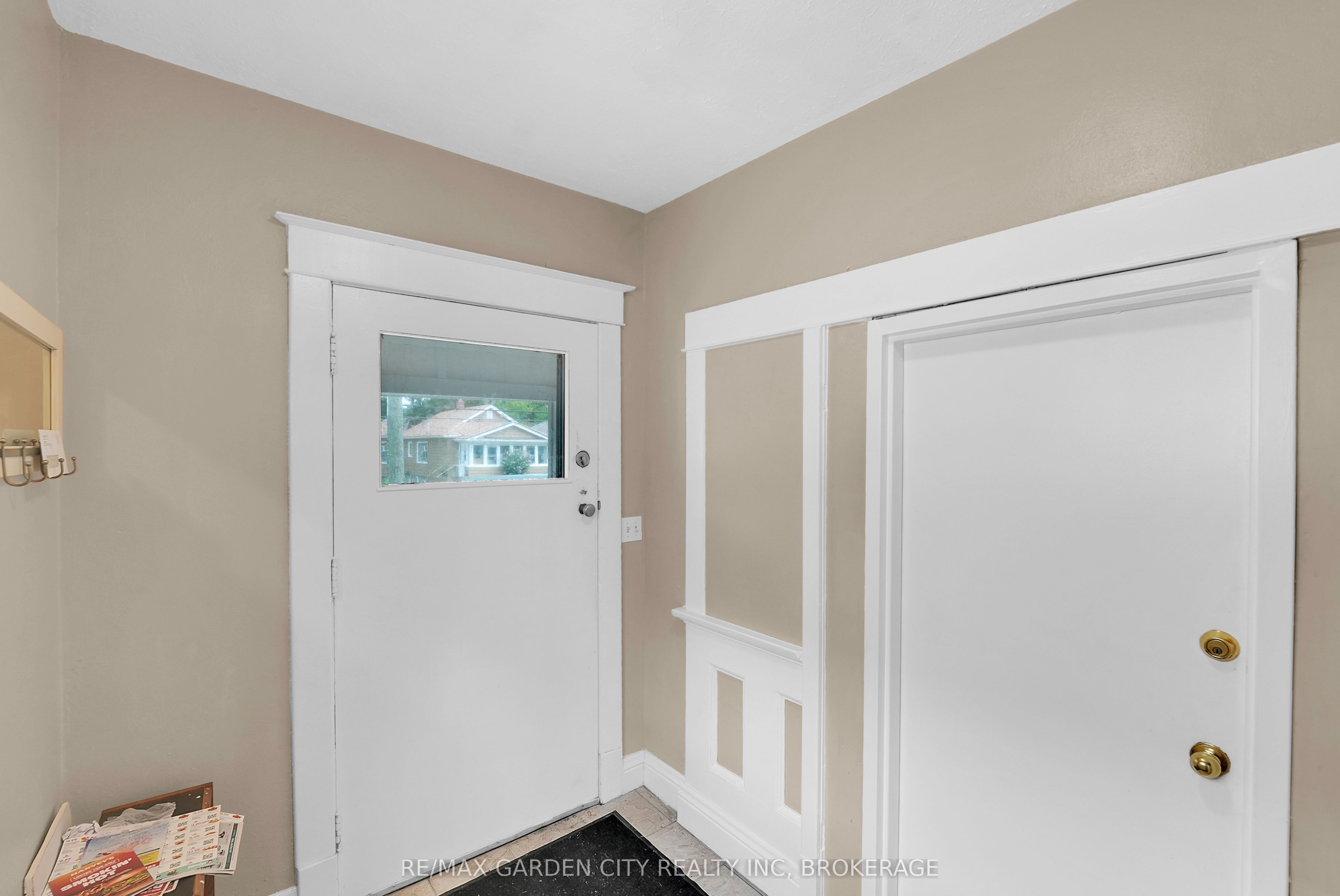 213 Geneva Street Property Photo 3