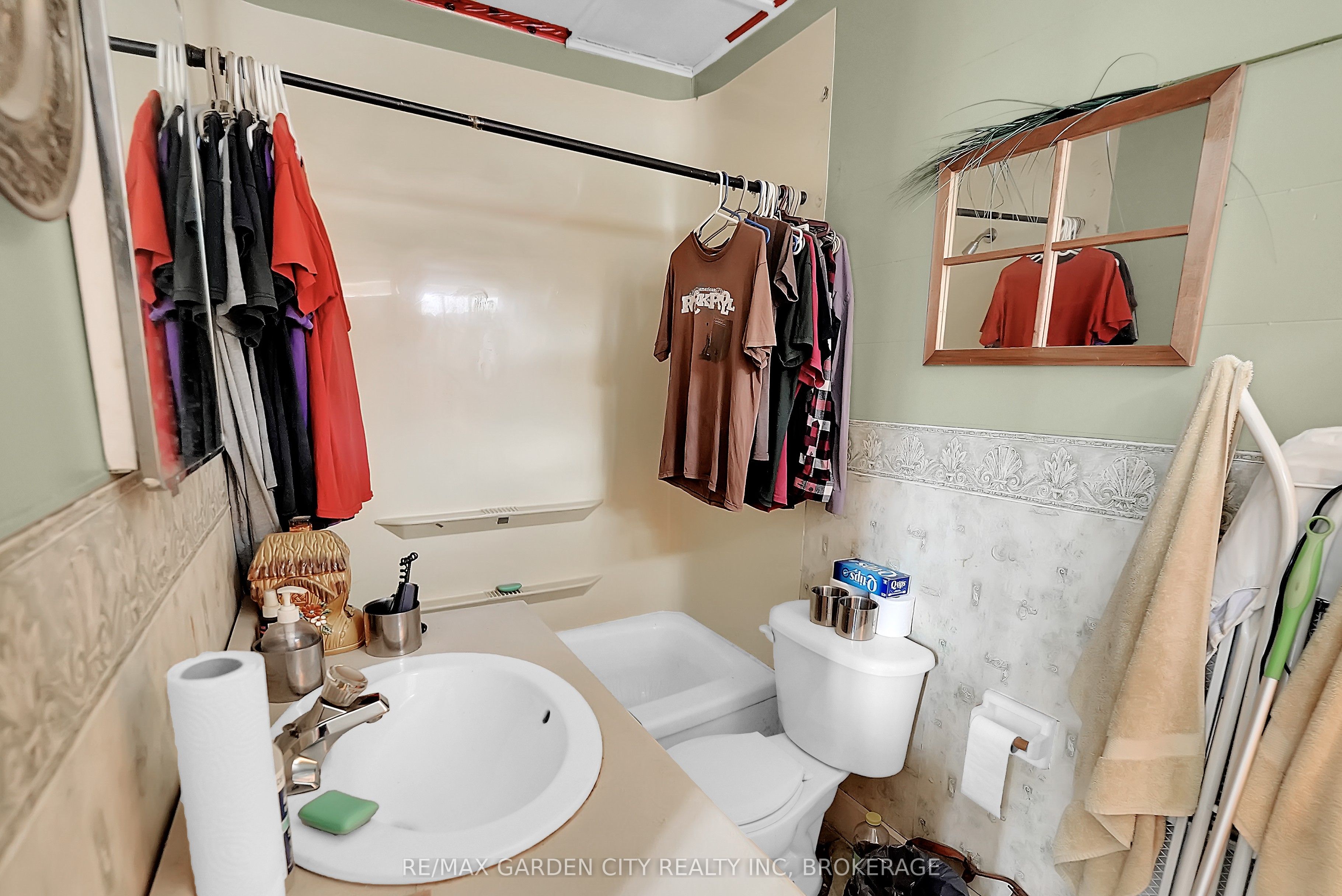 213 Geneva Street Property Photo 29