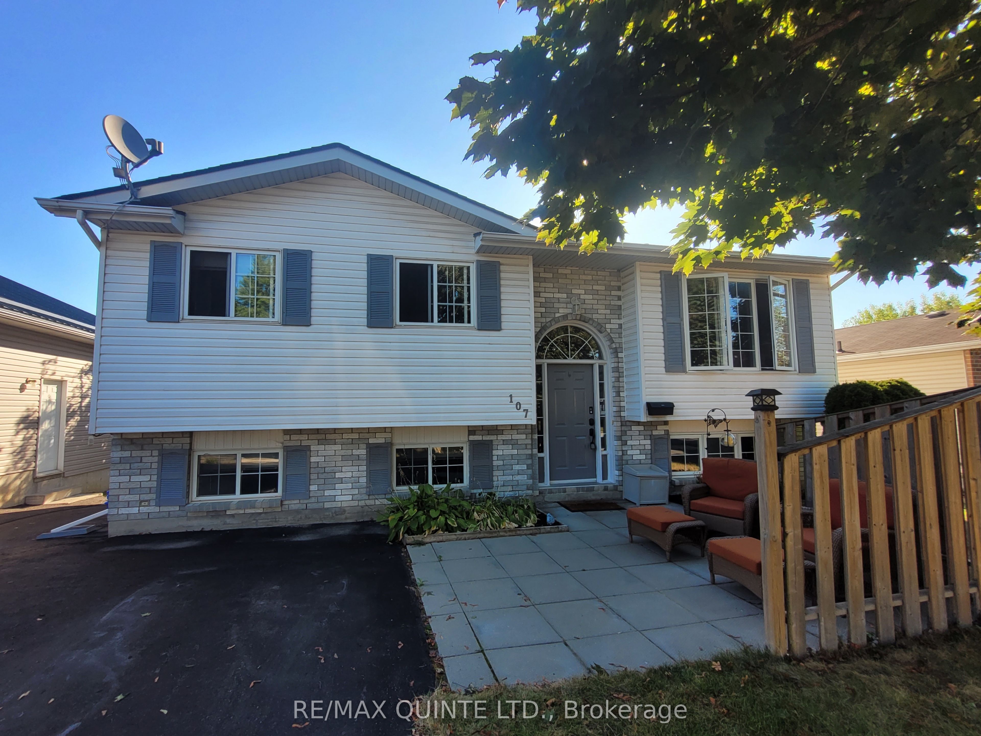 107 University Avenue Property Photo 1