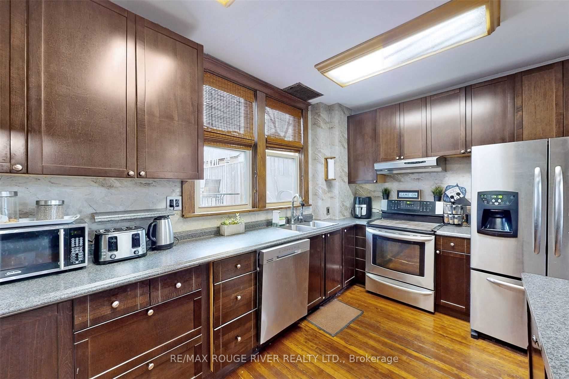 36 John Street Property Photo 24