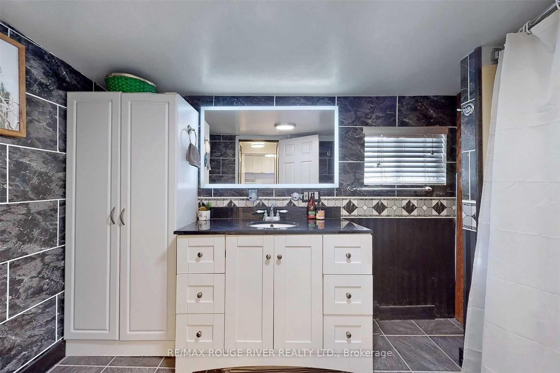 36 John Street Property Photo 32