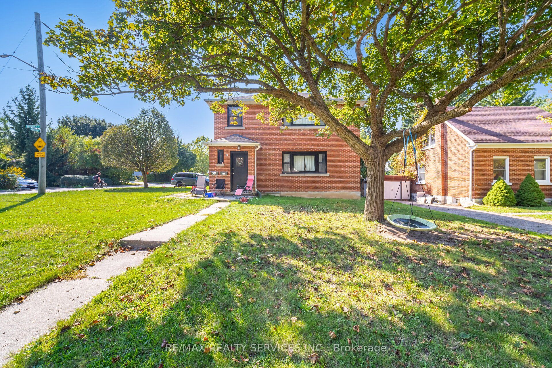 21 Beverley Street (lower Level) Property Photo 2