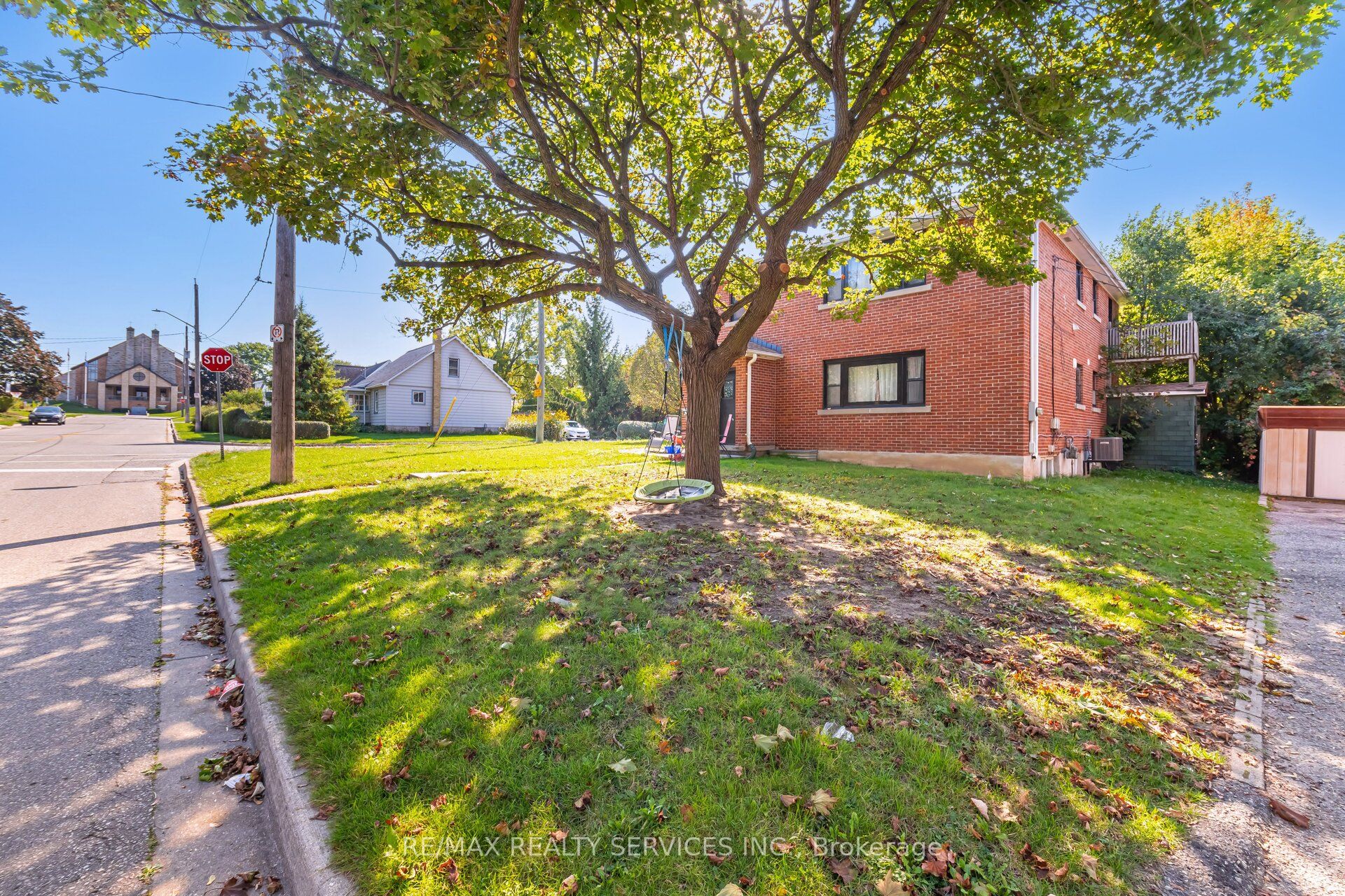 21 Beverley Street (lower Level) Property Photo 3