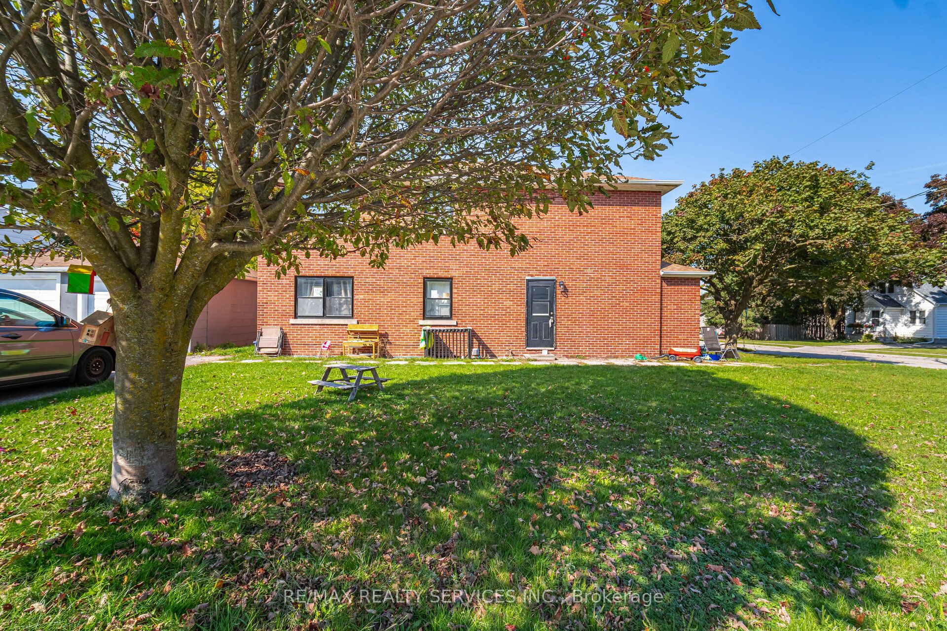 21 Beverley Street (lower Level) Property Photo 4