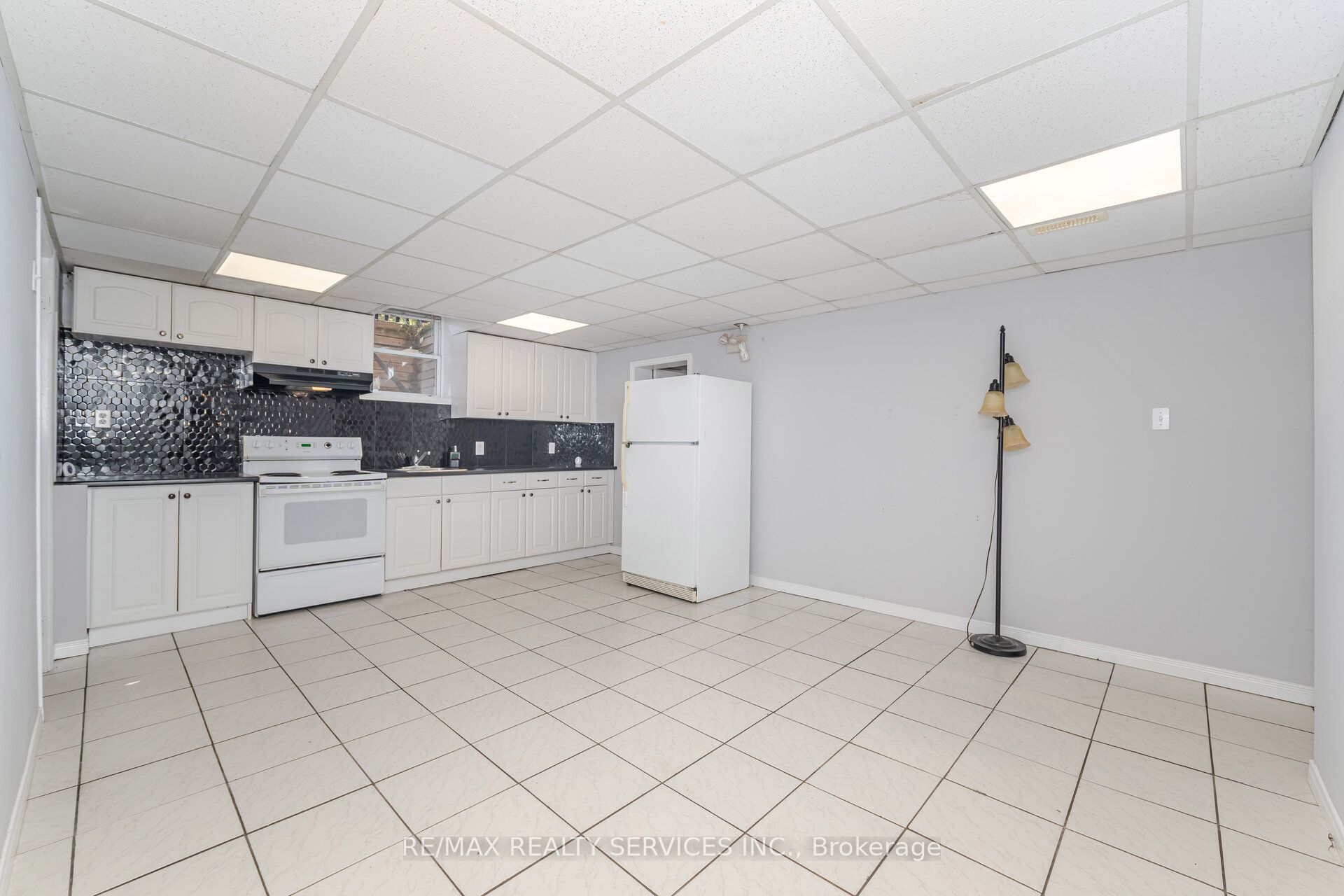 21 Beverley Street (lower Level) Property Photo 9