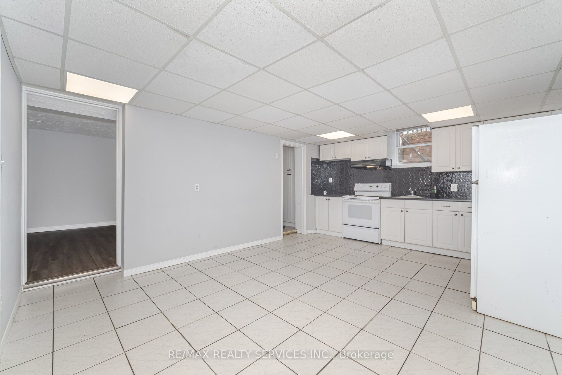 21 Beverley Street (lower Level) Property Photo 11